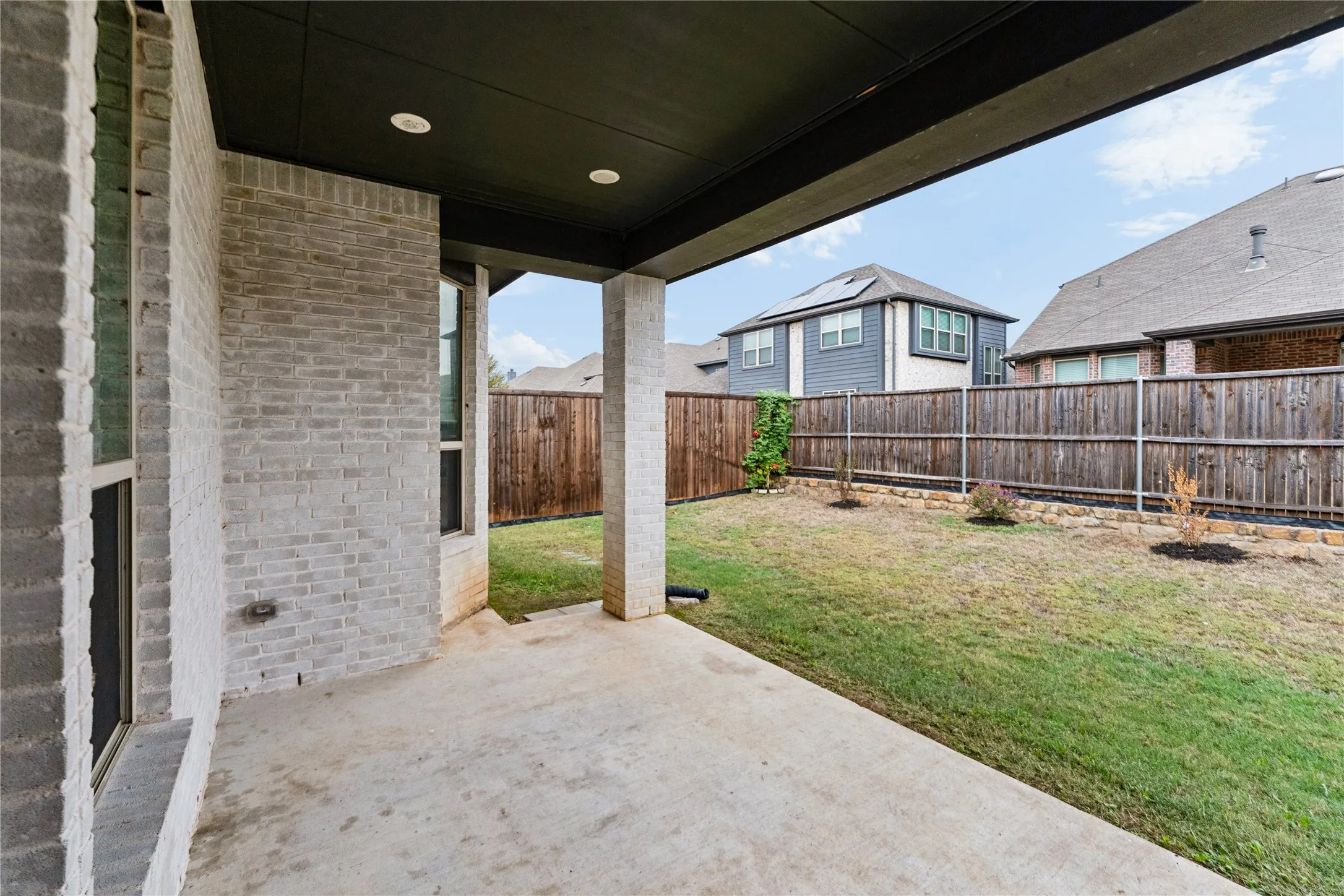 Single Family Residence For Sale in Denton County , 1317 Thrasher Drive, Little Elm, Texas 75068, 4 Bedroom, 3 Bathroom, 2 Garage spaces, 2,624 Sqft, built in 2020, mls#21396493, Real Estate Agent in Little Elm, Homes For Sale in Denton county, Homes For Sale in Little Elm, Realtor in Little Elm Texas, Real Estate Brokerage Independent Realty Texas, Luminita Cordes Realtor