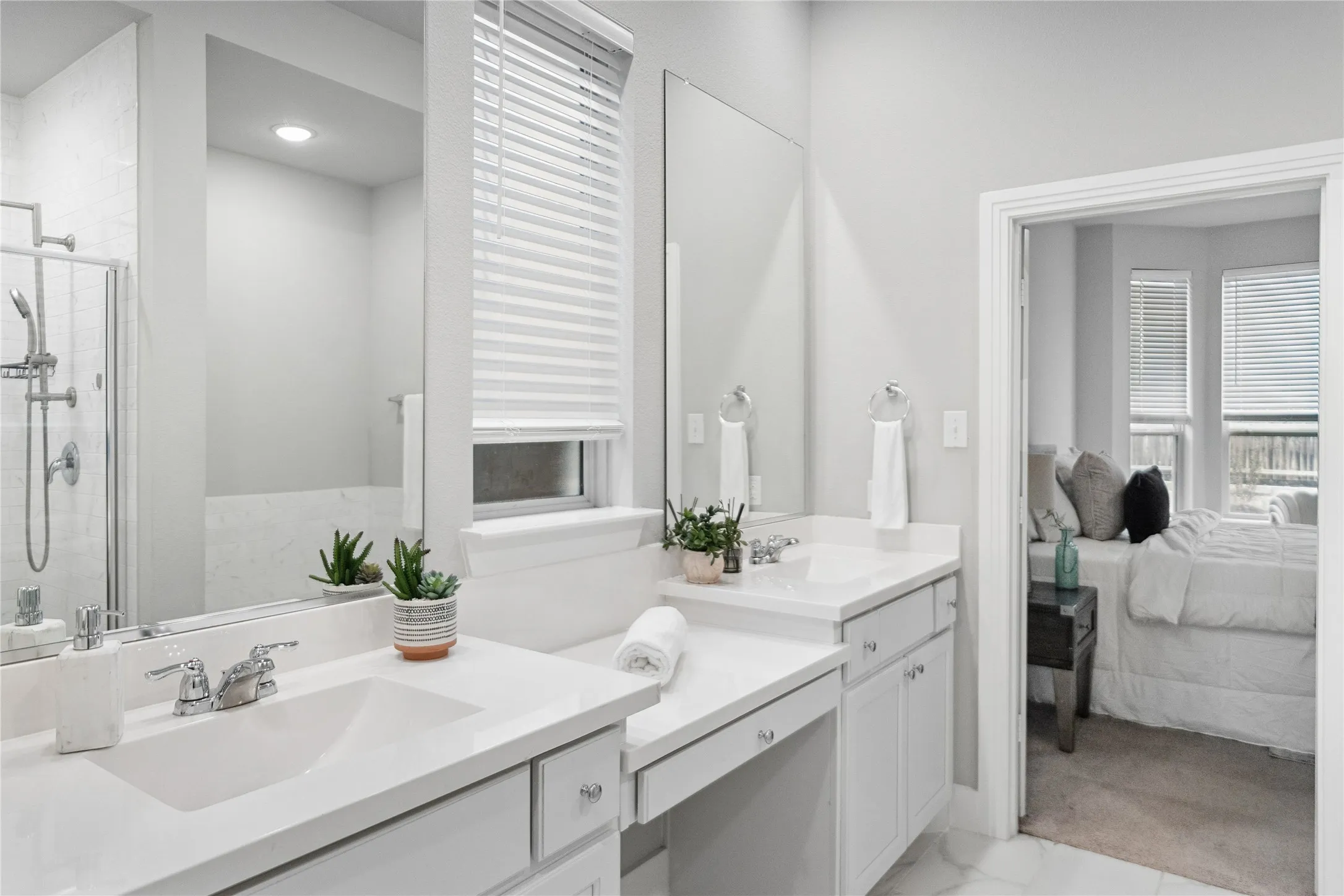 Single Family Residence For Sale in Denton County , 1317 Thrasher Drive, Little Elm, Texas 75068, 4 Bedroom, 3 Bathroom, 2 Garage spaces, 2,624 Sqft, built in 2020, mls#21396493, Real Estate Agent in Little Elm, Homes For Sale in Denton county, Homes For Sale in Little Elm, Realtor in Little Elm Texas, Real Estate Brokerage Independent Realty Texas, Luminita Cordes Realtor