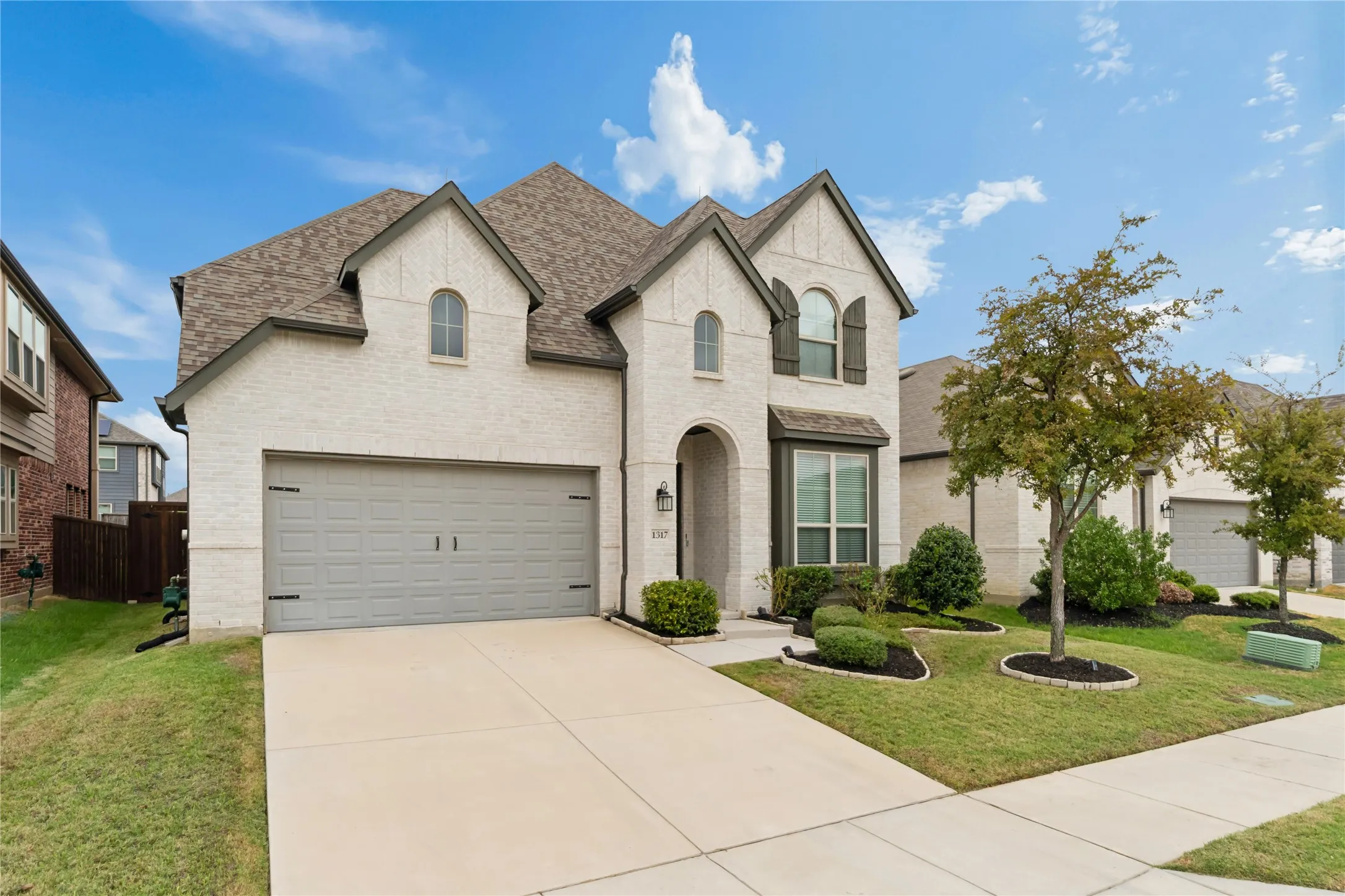 Single Family Residence For Sale in Denton County , 1317 Thrasher Drive, Little Elm, Texas 75068, 4 Bedroom, 3 Bathroom, 2 Garage spaces, 2,624 Sqft, built in 2020, mls#21396493, Real Estate Agent in Little Elm, Homes For Sale in Denton county, Homes For Sale in Little Elm, Realtor in Little Elm Texas, Real Estate Brokerage Independent Realty Texas, Luminita Cordes Realtor