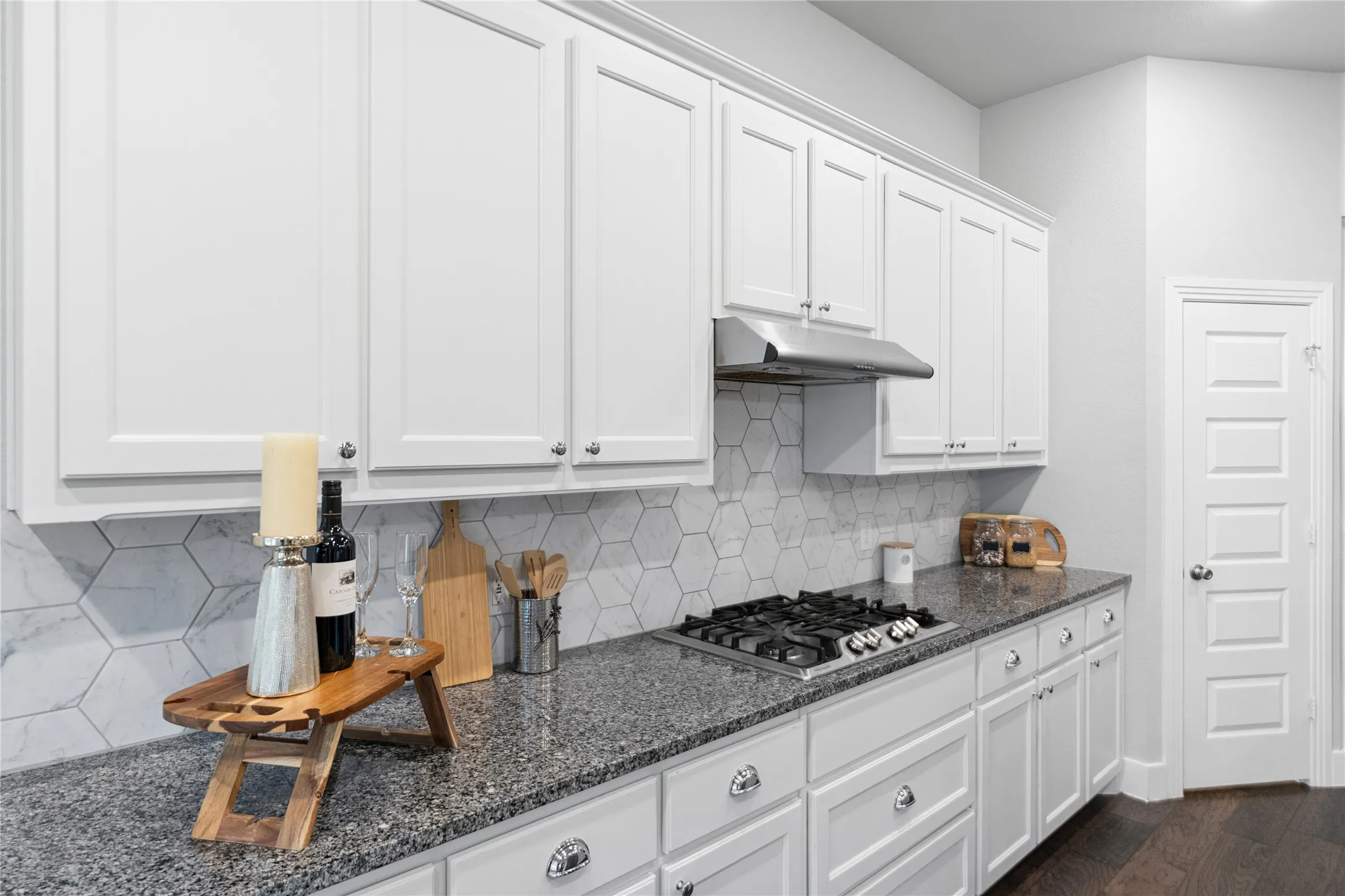 Single Family Residence For Sale in Denton County , 1317 Thrasher Drive, Little Elm, Texas 75068, 4 Bedroom, 3 Bathroom, 2 Garage spaces, 2,624 Sqft, built in 2020, mls#21396493, Real Estate Agent in Little Elm, Homes For Sale in Denton county, Homes For Sale in Little Elm, Realtor in Little Elm Texas, Real Estate Brokerage Independent Realty Texas, Luminita Cordes Realtor