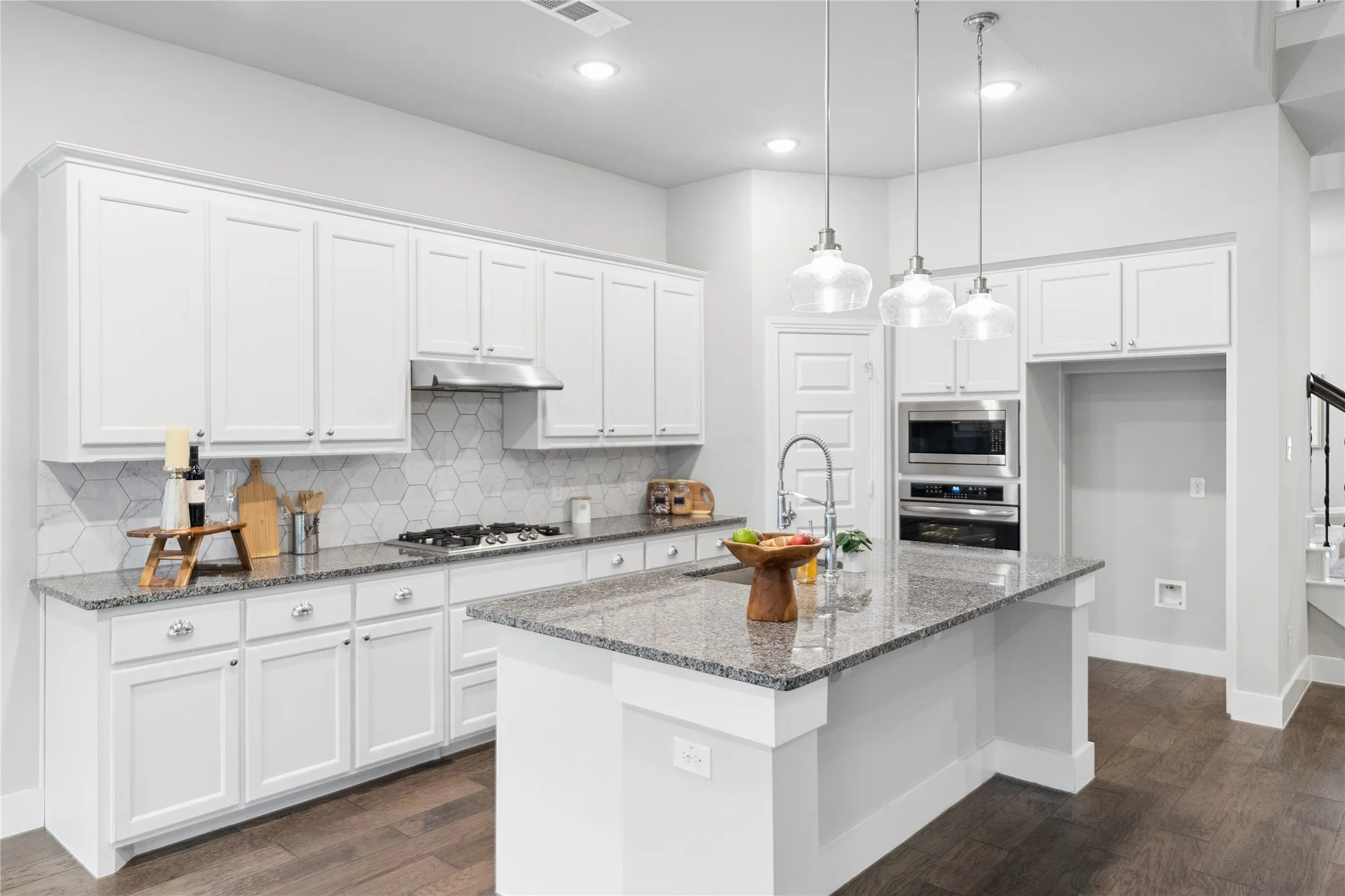 Single Family Residence For Sale in Denton County , 1317 Thrasher Drive, Little Elm, Texas 75068, 4 Bedroom, 3 Bathroom, 2 Garage spaces, 2,624 Sqft, built in 2020, mls#21396493, Real Estate Agent in Little Elm, Homes For Sale in Denton county, Homes For Sale in Little Elm, Realtor in Little Elm Texas, Real Estate Brokerage Independent Realty Texas, Luminita Cordes Realtor