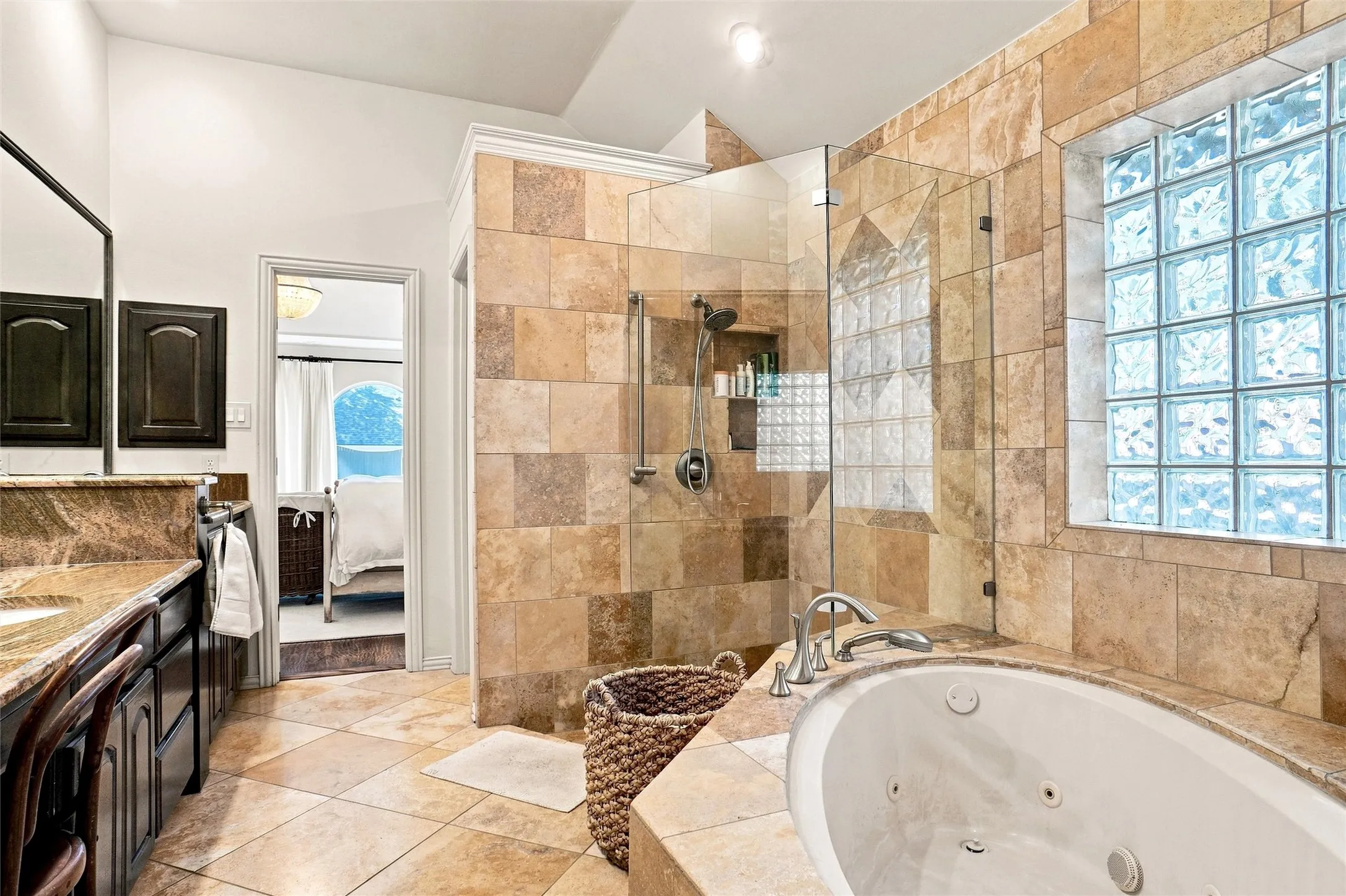 Single Family Residence For Sale in Tarrant County , 1630 Kingsmill Court, Keller, Texas 76248, 4 Bedroom, 3 Bathroom, 2 Garage spaces, 2,289 Sqft, built in 1993, mls#21397224, Real Estate Agent in Keller, Homes For Sale in Tarrant county, Homes For Sale in Keller, Realtor in Keller Texas, Real Estate Brokerage Independent Realty Texas, Luminita Cordes Realtor