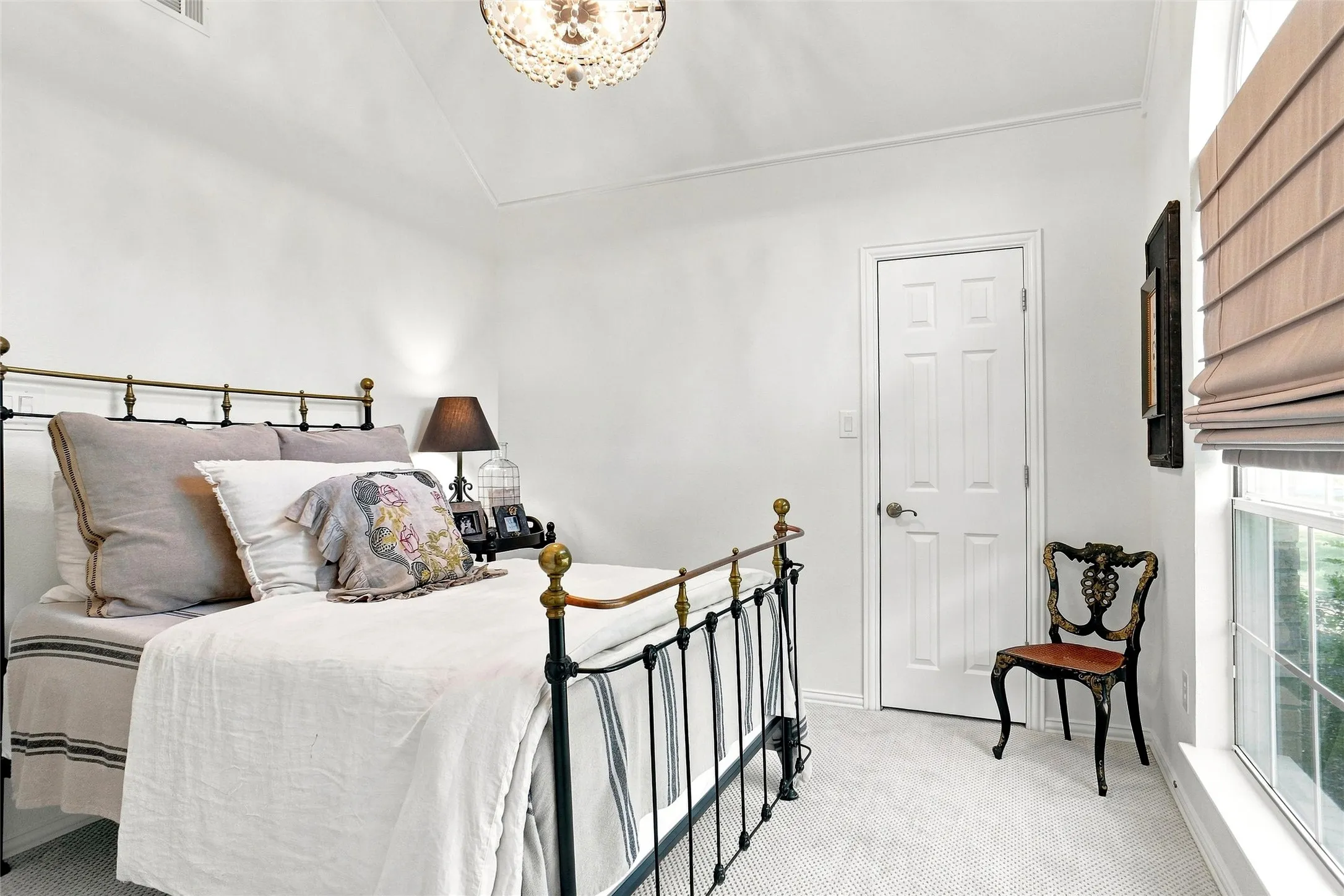 Single Family Residence For Sale in Tarrant County , 1630 Kingsmill Court, Keller, Texas 76248, 4 Bedroom, 3 Bathroom, 2 Garage spaces, 2,289 Sqft, built in 1993, mls#21397224, Real Estate Agent in Keller, Homes For Sale in Tarrant county, Homes For Sale in Keller, Realtor in Keller Texas, Real Estate Brokerage Independent Realty Texas, Luminita Cordes Realtor