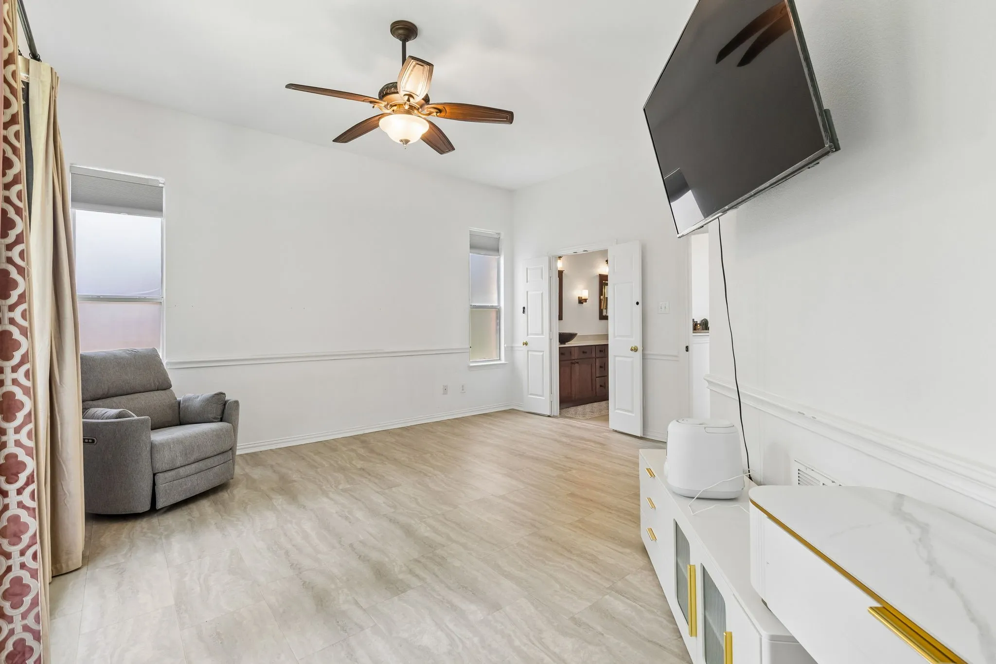 Single Family Residence For Rent in Collin County , 708 Brookwater Drive, Mc Kinney, Texas 75071, 5 Bedroom, 4 Bathroom, 2 Garage spaces, 3,016 Sqft, built in 2003, mls#21397756, Real Estate Agent in Mc Kinney, Homes For Rent in Collin county, Homes For Rent in Mc Kinney, Realtor in Mc Kinney Texas, Real Estate Brokerage Independent Realty Texas, Luminita Cordes Realtor