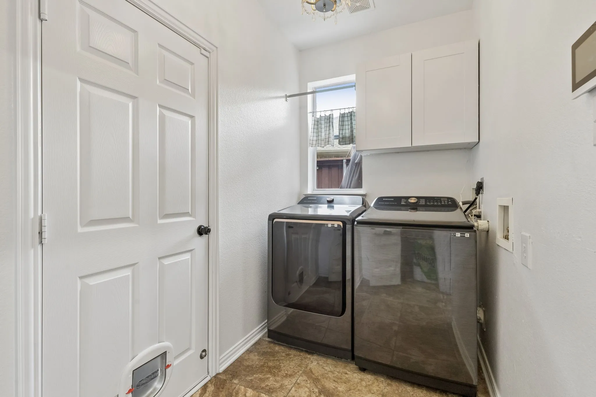 Single Family Residence For Rent in Collin County , 708 Brookwater Drive, Mc Kinney, Texas 75071, 5 Bedroom, 4 Bathroom, 2 Garage spaces, 3,016 Sqft, built in 2003, mls#21397756, Real Estate Agent in Mc Kinney, Homes For Rent in Collin county, Homes For Rent in Mc Kinney, Realtor in Mc Kinney Texas, Real Estate Brokerage Independent Realty Texas, Luminita Cordes Realtor