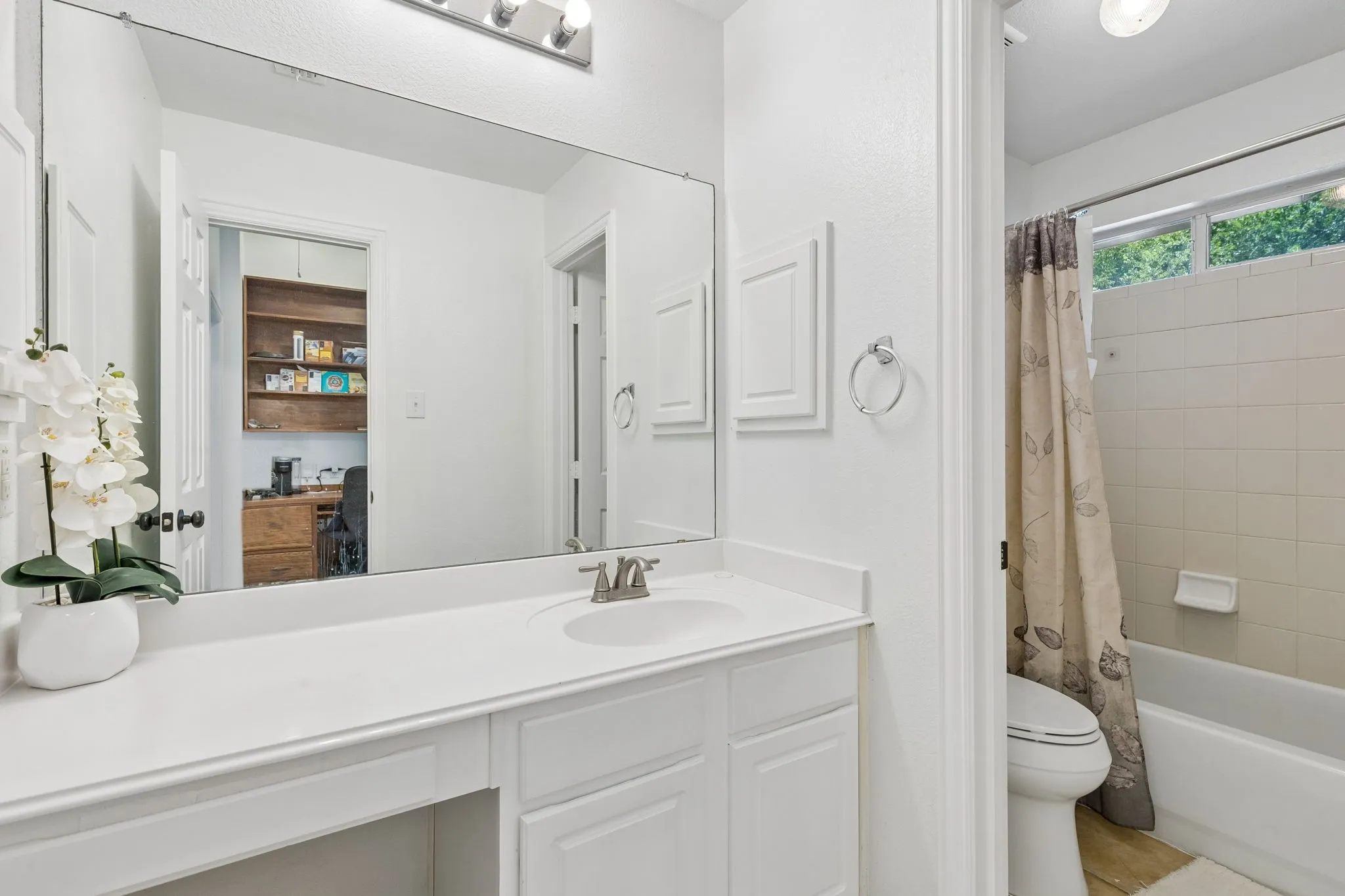 Single Family Residence For Rent in Collin County , 708 Brookwater Drive, Mc Kinney, Texas 75071, 5 Bedroom, 4 Bathroom, 2 Garage spaces, 3,016 Sqft, built in 2003, mls#21397756, Real Estate Agent in Mc Kinney, Homes For Rent in Collin county, Homes For Rent in Mc Kinney, Realtor in Mc Kinney Texas, Real Estate Brokerage Independent Realty Texas, Luminita Cordes Realtor