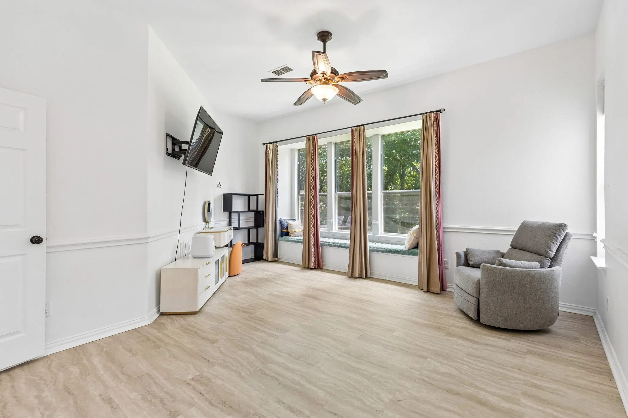 Single Family Residence For Rent in Collin County , 708 Brookwater Drive, Mc Kinney, Texas 75071, 5 Bedroom, 4 Bathroom, 2 Garage spaces, 3,016 Sqft, built in 2003, mls#21397756, Real Estate Agent in Mc Kinney, Homes For Rent in Collin county, Homes For Rent in Mc Kinney, Realtor in Mc Kinney Texas, Real Estate Brokerage Independent Realty Texas, Luminita Cordes Realtor