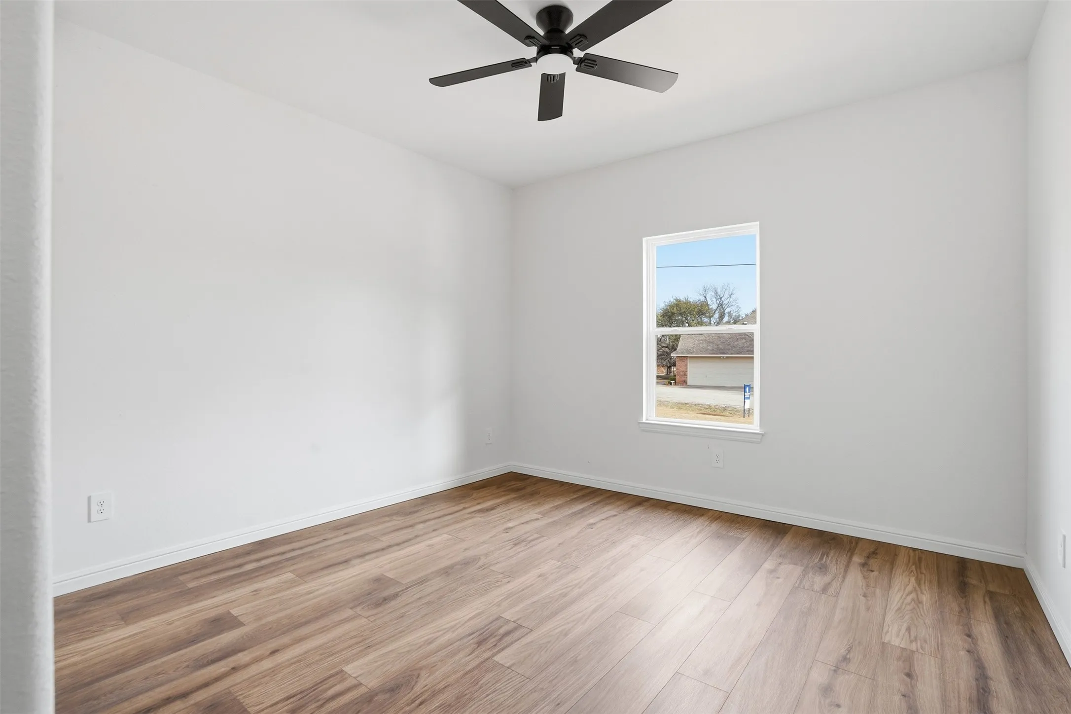 Single Family Residence For Sale in Hood County , 4300 Lucero Drive, Granbury, Texas 76048, 3 Bedroom, 2 Bathroom, 2 Garage spaces, 1,760 Sqft, built in 2025, mls#21397778, Real Estate Agent in Granbury, Homes For Sale in Hood county, Homes For Sale in Granbury, Realtor in Granbury Texas, Real Estate Brokerage Independent Realty Texas, Luminita Cordes Realtor
