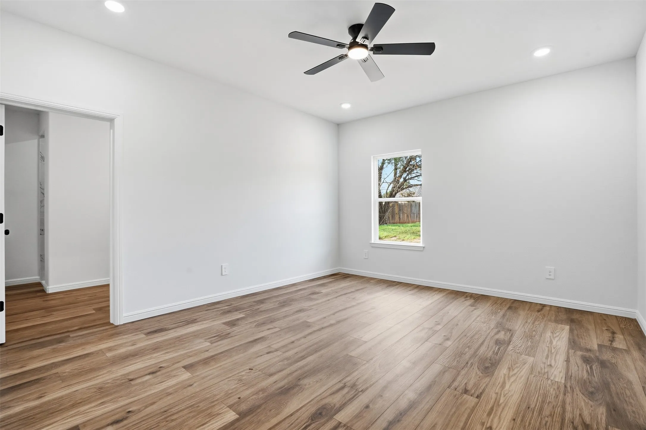 Single Family Residence For Sale in Hood County , 4300 Lucero Drive, Granbury, Texas 76048, 3 Bedroom, 2 Bathroom, 2 Garage spaces, 1,760 Sqft, built in 2025, mls#21397778, Real Estate Agent in Granbury, Homes For Sale in Hood county, Homes For Sale in Granbury, Realtor in Granbury Texas, Real Estate Brokerage Independent Realty Texas, Luminita Cordes Realtor