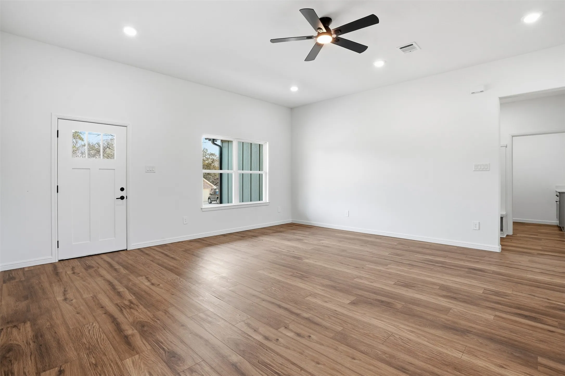 Single Family Residence For Sale in Hood County , 4300 Lucero Drive, Granbury, Texas 76048, 3 Bedroom, 2 Bathroom, 2 Garage spaces, 1,760 Sqft, built in 2025, mls#21397778, Real Estate Agent in Granbury, Homes For Sale in Hood county, Homes For Sale in Granbury, Realtor in Granbury Texas, Real Estate Brokerage Independent Realty Texas, Luminita Cordes Realtor