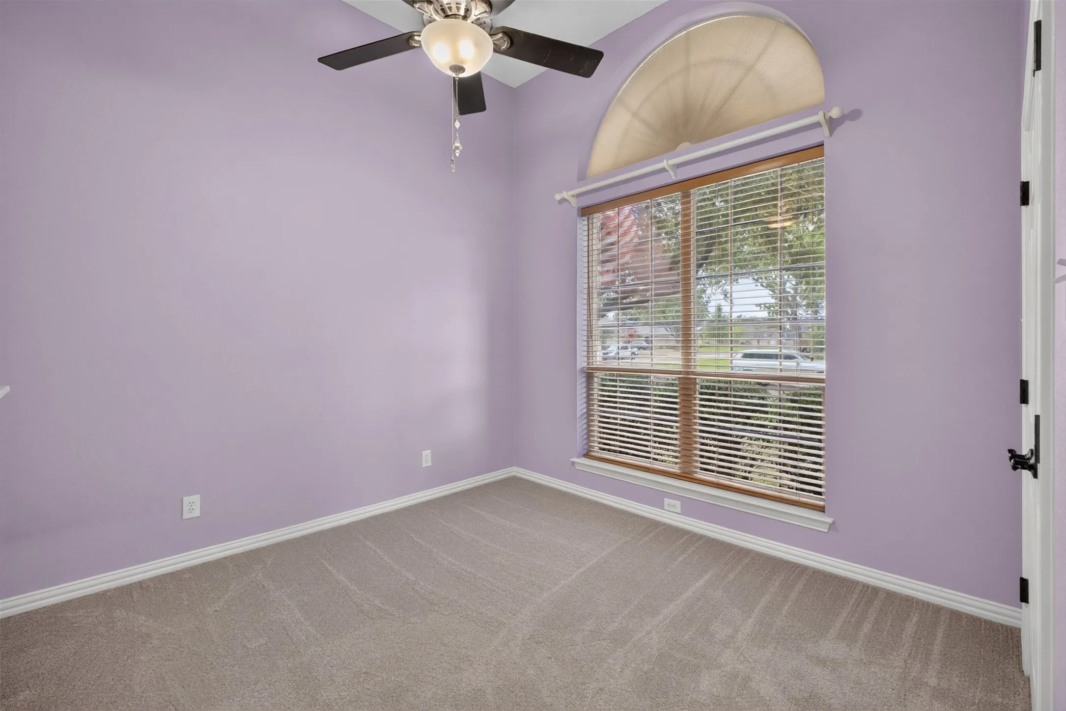 Single Family Residence For Sale in Tarrant County , 1600 Churchill Lane, Mansfield, Texas 76063, 3 Bedroom, 2 Bathroom, 2 Garage spaces, 1,884 Sqft, built in 1996, mls#21393093, Real Estate Agent in Mansfield, Homes For Sale in Tarrant county, Homes For Sale in Mansfield, Realtor in Mansfield Texas, Real Estate Brokerage Independent Realty Texas, Luminita Cordes Realtor