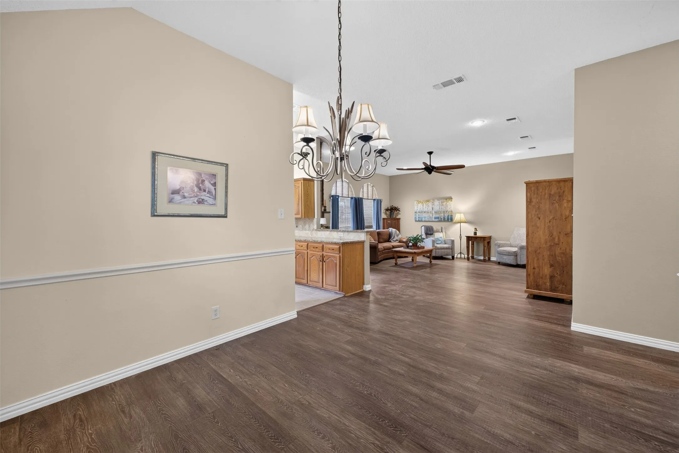 Single Family Residence For Sale in Tarrant County , 1600 Churchill Lane, Mansfield, Texas 76063, 3 Bedroom, 2 Bathroom, 2 Garage spaces, 1,884 Sqft, built in 1996, mls#21393093, Real Estate Agent in Mansfield, Homes For Sale in Tarrant county, Homes For Sale in Mansfield, Realtor in Mansfield Texas, Real Estate Brokerage Independent Realty Texas, Luminita Cordes Realtor