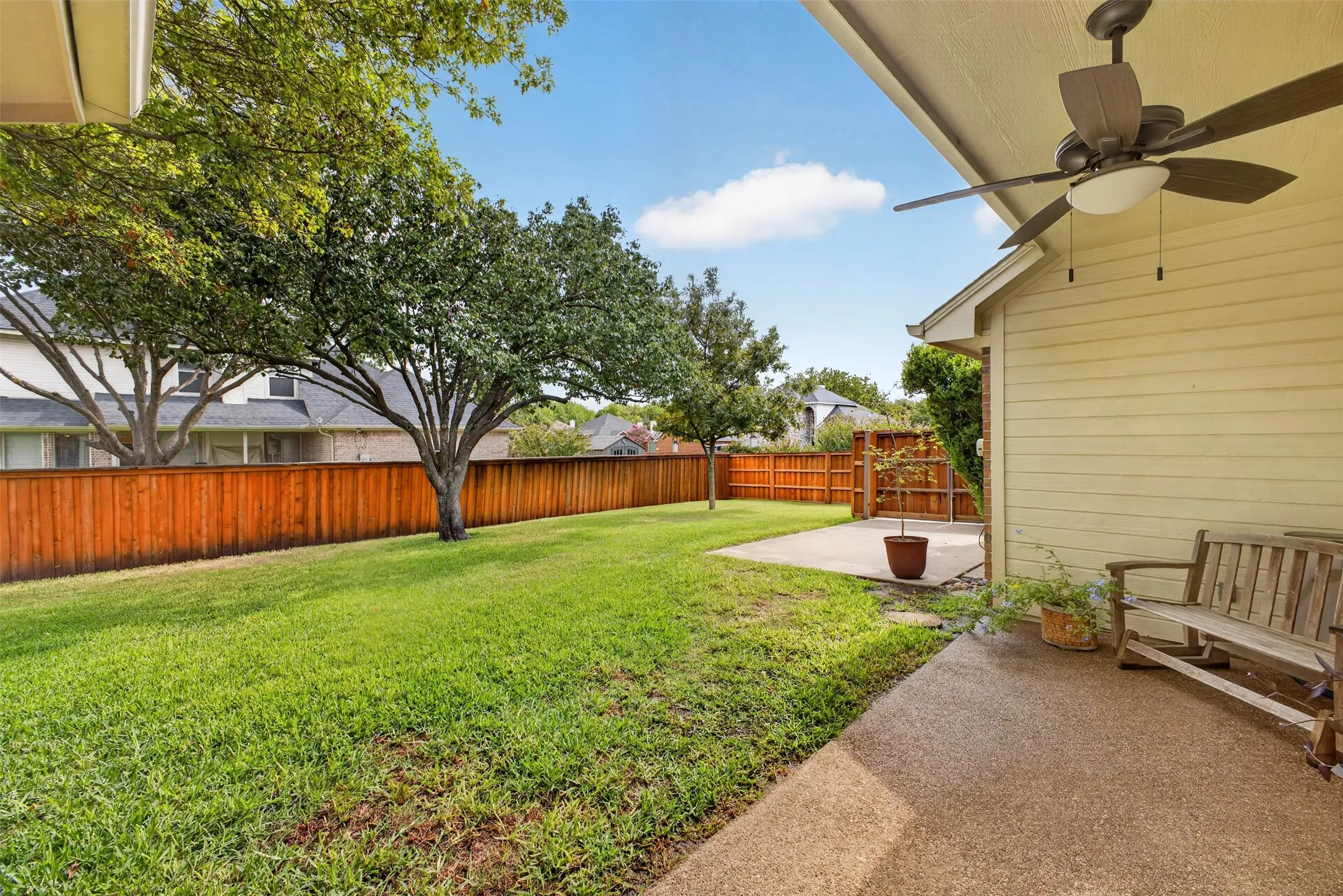 Single Family Residence For Sale in Tarrant County , 1600 Churchill Lane, Mansfield, Texas 76063, 3 Bedroom, 2 Bathroom, 2 Garage spaces, 1,884 Sqft, built in 1996, mls#21393093, Real Estate Agent in Mansfield, Homes For Sale in Tarrant county, Homes For Sale in Mansfield, Realtor in Mansfield Texas, Real Estate Brokerage Independent Realty Texas, Luminita Cordes Realtor