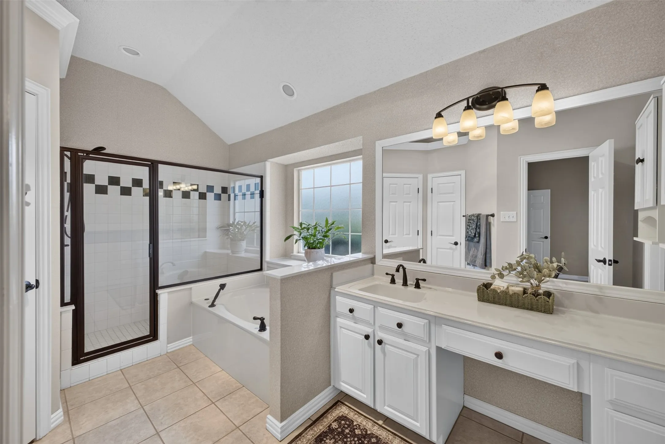 Single Family Residence For Sale in Tarrant County , 1600 Churchill Lane, Mansfield, Texas 76063, 3 Bedroom, 2 Bathroom, 2 Garage spaces, 1,884 Sqft, built in 1996, mls#21393093, Real Estate Agent in Mansfield, Homes For Sale in Tarrant county, Homes For Sale in Mansfield, Realtor in Mansfield Texas, Real Estate Brokerage Independent Realty Texas, Luminita Cordes Realtor