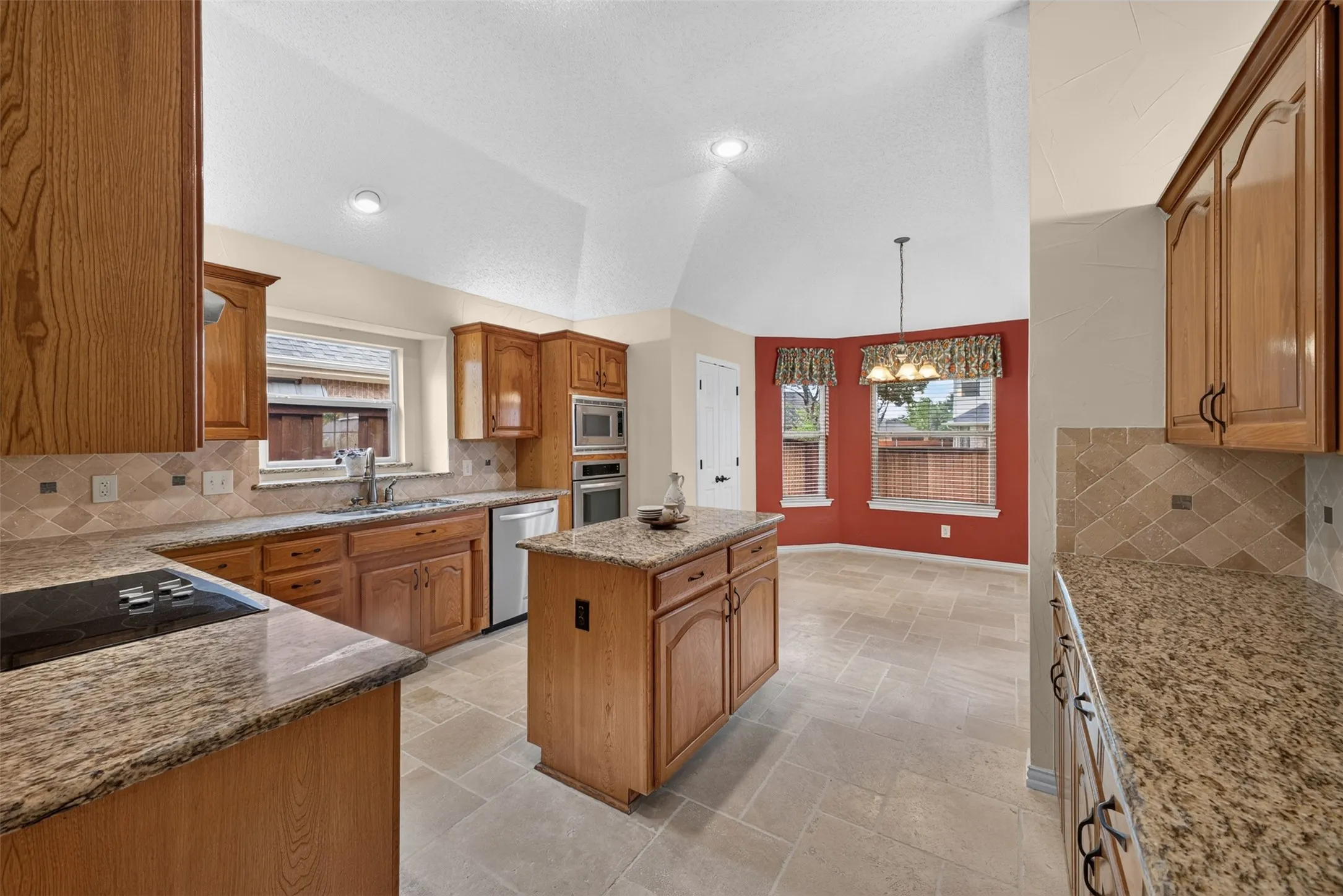 Single Family Residence For Sale in Tarrant County , 1600 Churchill Lane, Mansfield, Texas 76063, 3 Bedroom, 2 Bathroom, 2 Garage spaces, 1,884 Sqft, built in 1996, mls#21393093, Real Estate Agent in Mansfield, Homes For Sale in Tarrant county, Homes For Sale in Mansfield, Realtor in Mansfield Texas, Real Estate Brokerage Independent Realty Texas, Luminita Cordes Realtor