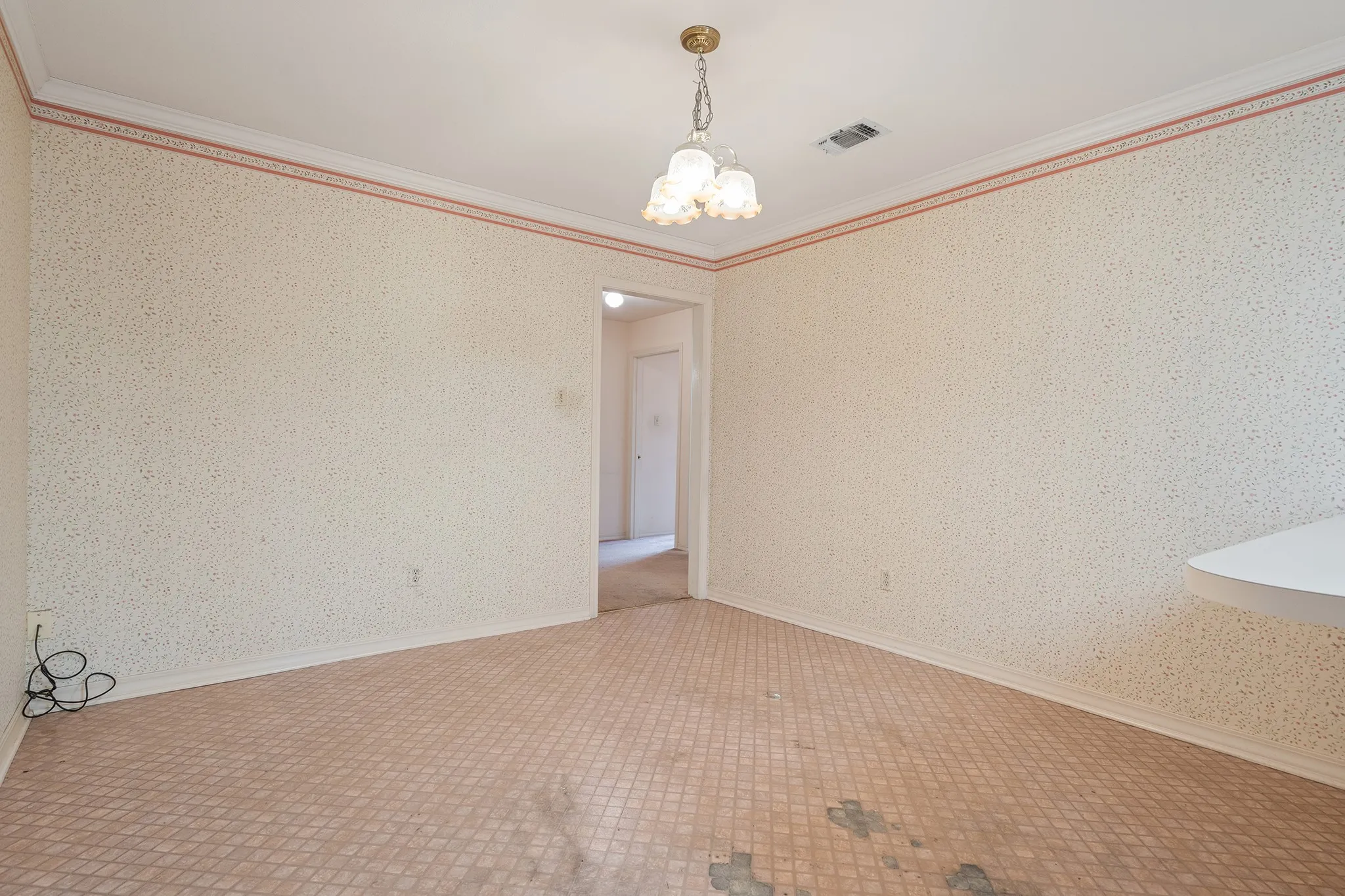 Single Family Residence For Sale in Hunt County , 329 Jamie Way, Greenville, Texas 75402, 3 Bedroom, 2 Bathroom, 2 Garage spaces, 1,958 Sqft, built in 1992, mls#21396930, Real Estate Agent in Greenville, Homes For Sale in Hunt county, Homes For Sale in Greenville, Realtor in Greenville Texas, Real Estate Brokerage Independent Realty Texas, Luminita Cordes Realtor