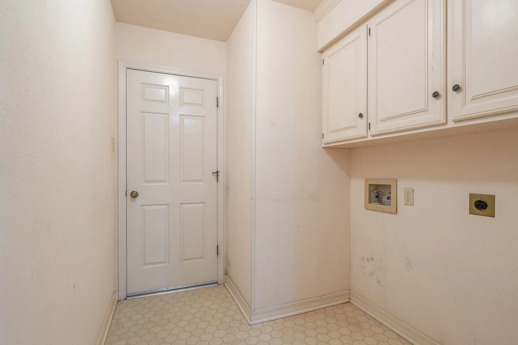 Single Family Residence For Sale in Hunt County , 329 Jamie Way, Greenville, Texas 75402, 3 Bedroom, 2 Bathroom, 2 Garage spaces, 1,958 Sqft, built in 1992, mls#21396930, Real Estate Agent in Greenville, Homes For Sale in Hunt county, Homes For Sale in Greenville, Realtor in Greenville Texas, Real Estate Brokerage Independent Realty Texas, Luminita Cordes Realtor