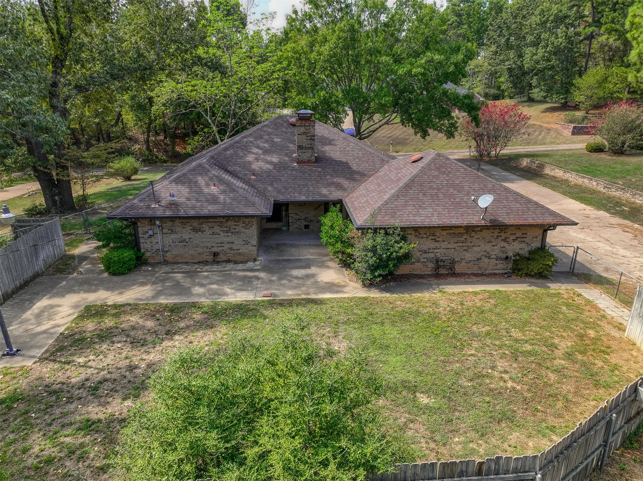 Single Family Residence For Sale in Anderson County , 1690 An County Road 359, Palestine, Texas 75803, 3 Bedroom, 2 Bathroom, 2 Garage spaces, 1,668 Sqft, built in 1985, mls#21397786, Real Estate Agent in Palestine, Homes For Sale in Anderson county, Homes For Sale in Palestine, Realtor in Palestine Texas, Real Estate Brokerage Independent Realty Texas, Luminita Cordes Realtor