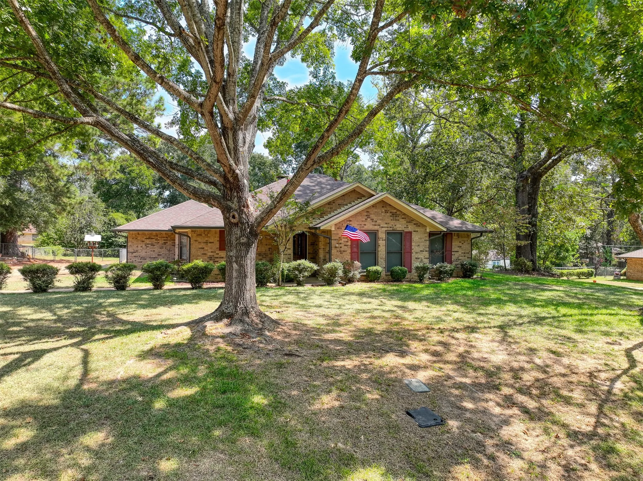 Single Family Residence For Sale in Anderson County , 1690 An County Road 359, Palestine, Texas 75803, 3 Bedroom, 2 Bathroom, 2 Garage spaces, 1,668 Sqft, built in 1985, mls#21397786, Real Estate Agent in Palestine, Homes For Sale in Anderson county, Homes For Sale in Palestine, Realtor in Palestine Texas, Real Estate Brokerage Independent Realty Texas, Luminita Cordes Realtor