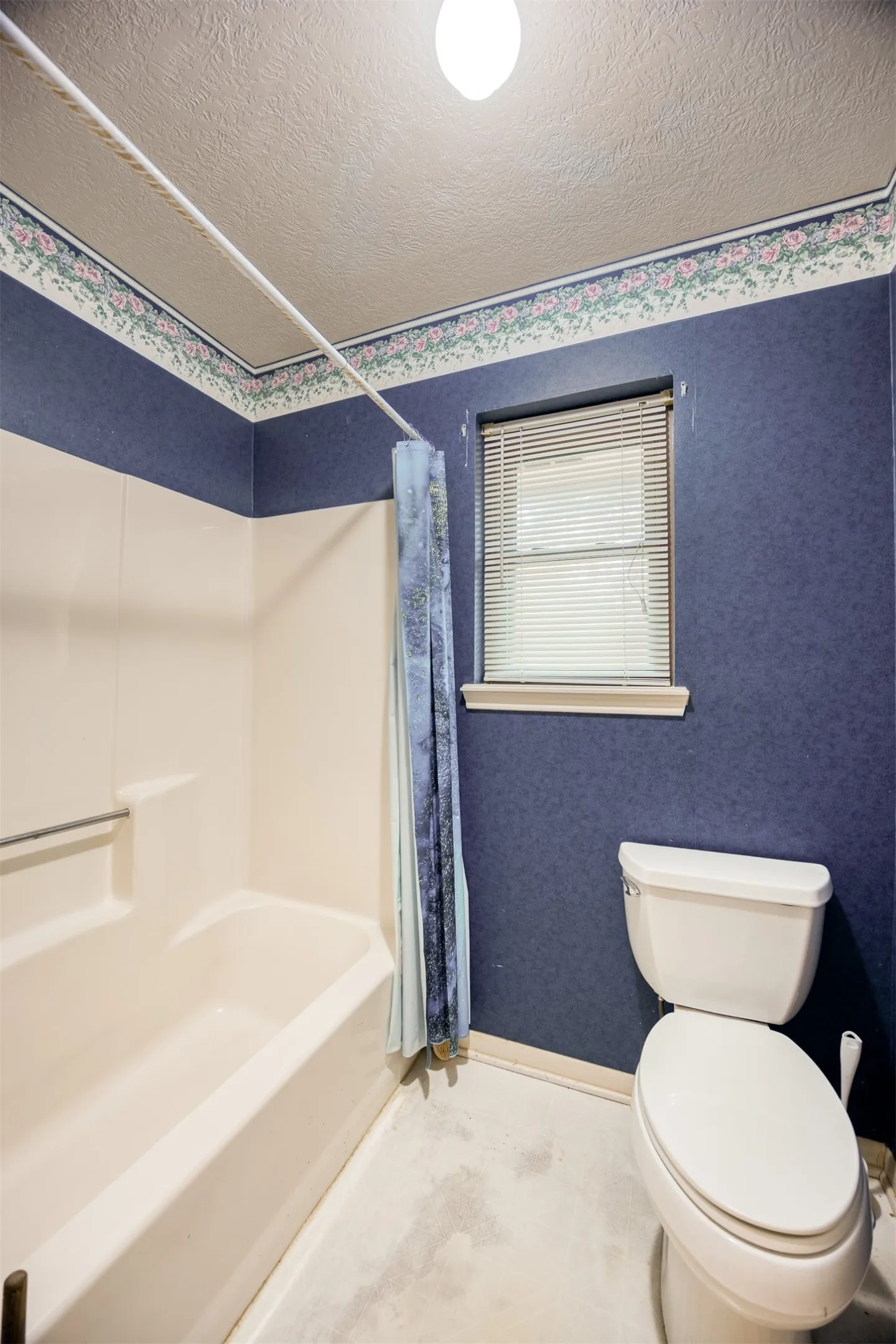 Single Family Residence For Sale in Anderson County , 1690 An County Road 359, Palestine, Texas 75803, 3 Bedroom, 2 Bathroom, 2 Garage spaces, 1,668 Sqft, built in 1985, mls#21397786, Real Estate Agent in Palestine, Homes For Sale in Anderson county, Homes For Sale in Palestine, Realtor in Palestine Texas, Real Estate Brokerage Independent Realty Texas, Luminita Cordes Realtor