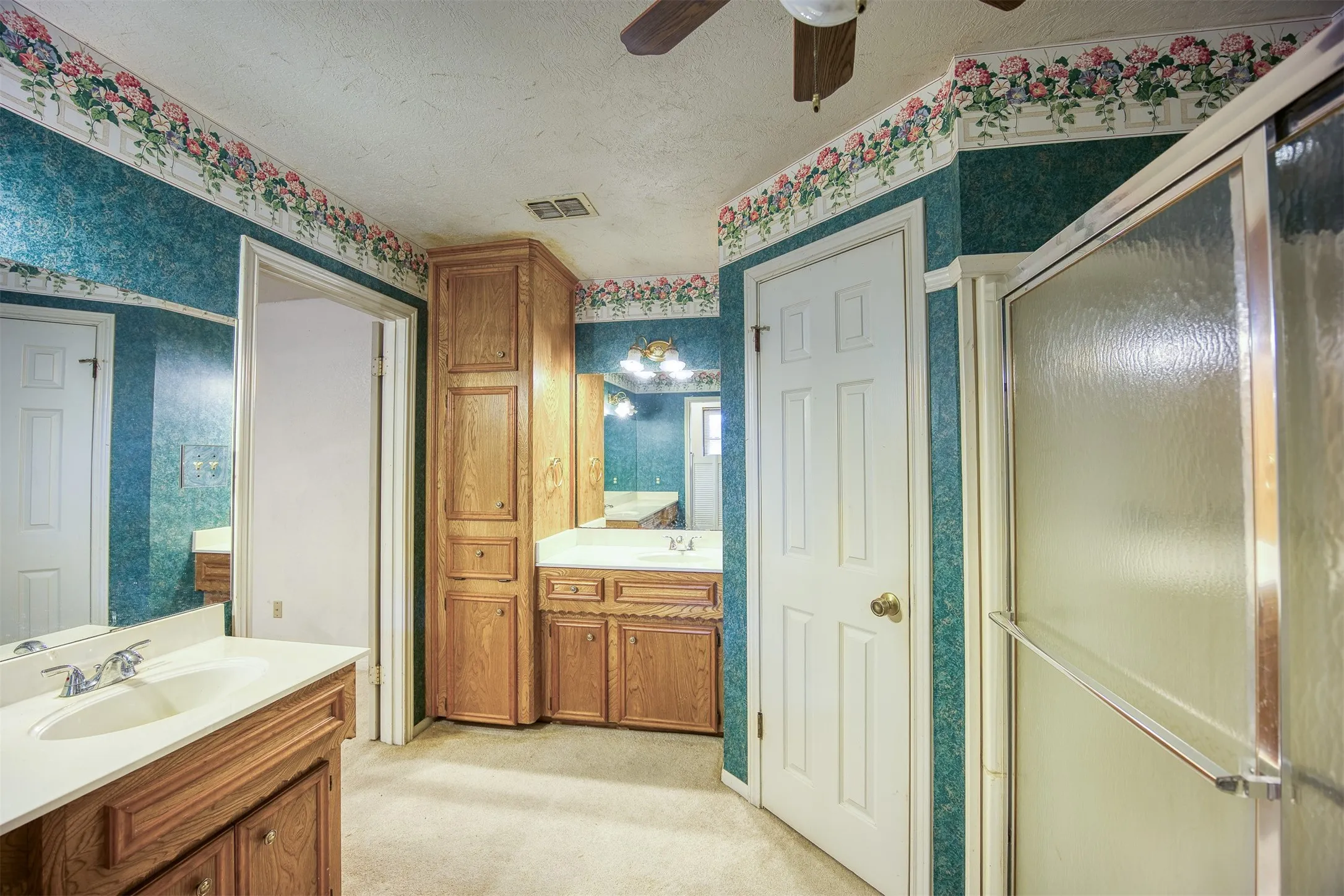 Single Family Residence For Sale in Anderson County , 1690 An County Road 359, Palestine, Texas 75803, 3 Bedroom, 2 Bathroom, 2 Garage spaces, 1,668 Sqft, built in 1985, mls#21397786, Real Estate Agent in Palestine, Homes For Sale in Anderson county, Homes For Sale in Palestine, Realtor in Palestine Texas, Real Estate Brokerage Independent Realty Texas, Luminita Cordes Realtor