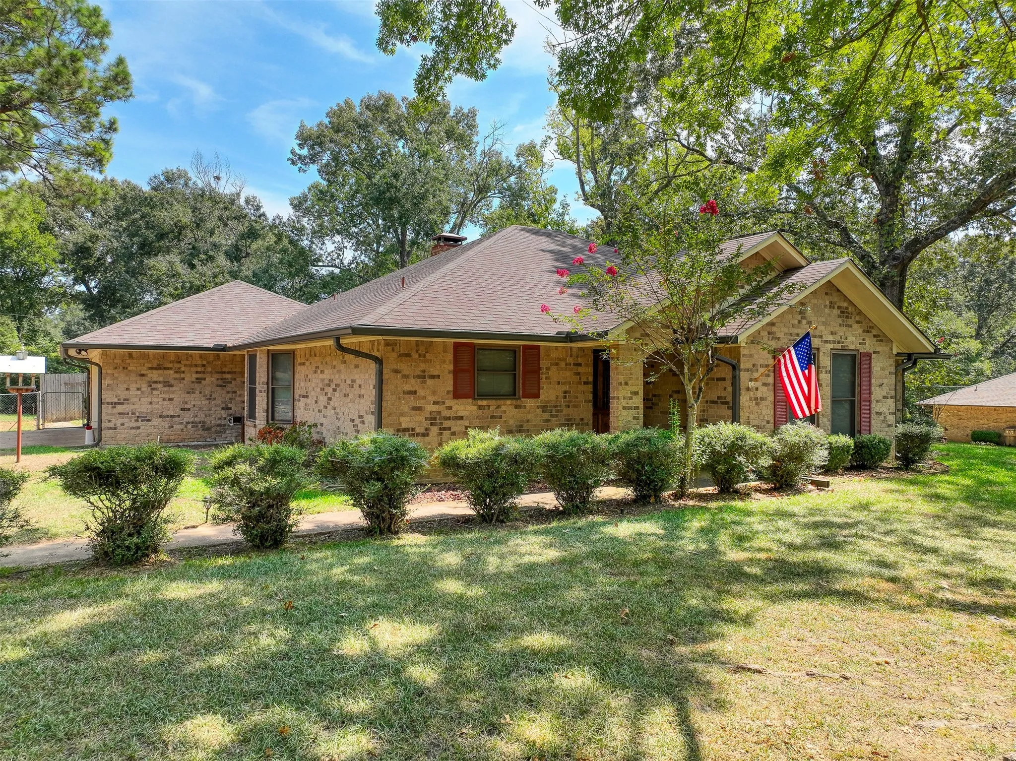 Single Family Residence For Sale in Anderson County , 1690 An County Road 359, Palestine, Texas 75803, 3 Bedroom, 2 Bathroom, 2 Garage spaces, 1,668 Sqft, built in 1985, mls#21397786, Real Estate Agent in Palestine, Homes For Sale in Anderson county, Homes For Sale in Palestine, Realtor in Palestine Texas, Real Estate Brokerage Independent Realty Texas, Luminita Cordes Realtor