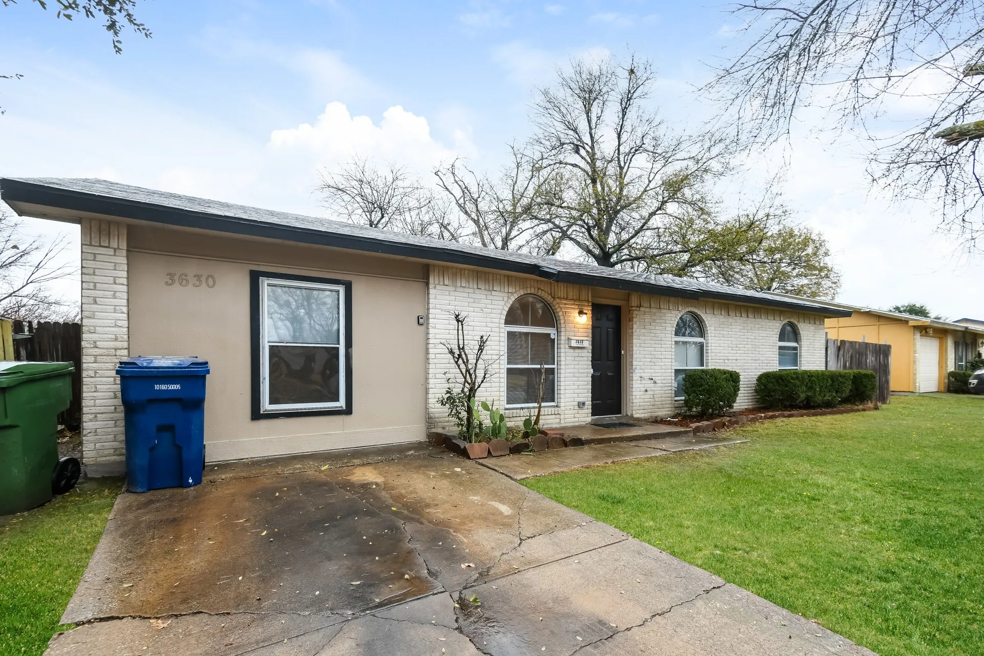 Single Family Residence For Rent in Dallas County , 3630 Williamsburg Drive, Garland, Texas 75043, 4 Bedroom, 2 Bathroom, Garage spaces, 1,869 Sqft, built in 1970, mls#21397825, Real Estate Agent in Garland, Homes For Rent in Dallas county, Homes For Rent in Garland, Realtor in Garland Texas, Real Estate Brokerage Independent Realty Texas, Luminita Cordes Realtor