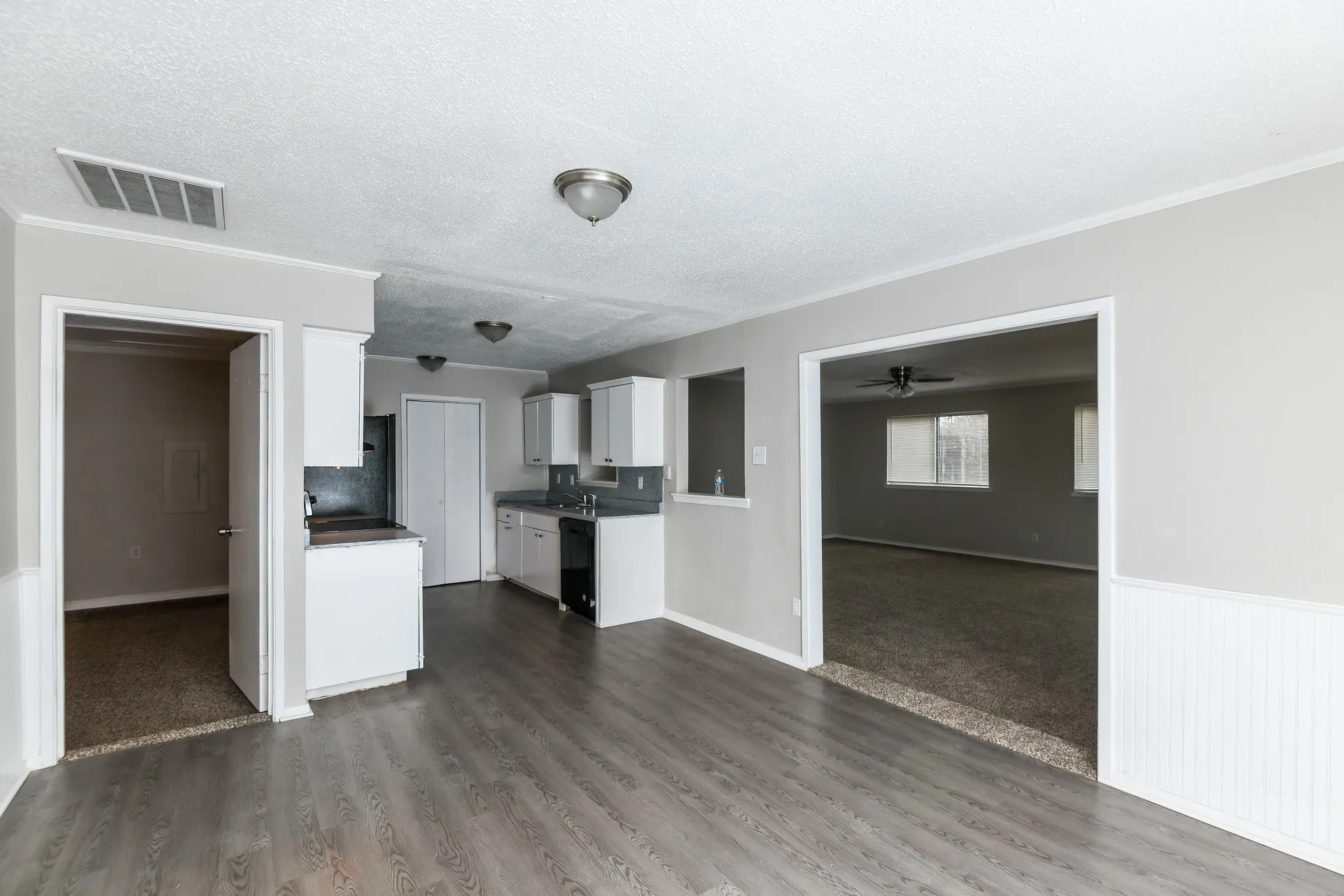 Single Family Residence For Rent in Dallas County , 3630 Williamsburg Drive, Garland, Texas 75043, 4 Bedroom, 2 Bathroom, Garage spaces, 1,869 Sqft, built in 1970, mls#21397825, Real Estate Agent in Garland, Homes For Rent in Dallas county, Homes For Rent in Garland, Realtor in Garland Texas, Real Estate Brokerage Independent Realty Texas, Luminita Cordes Realtor