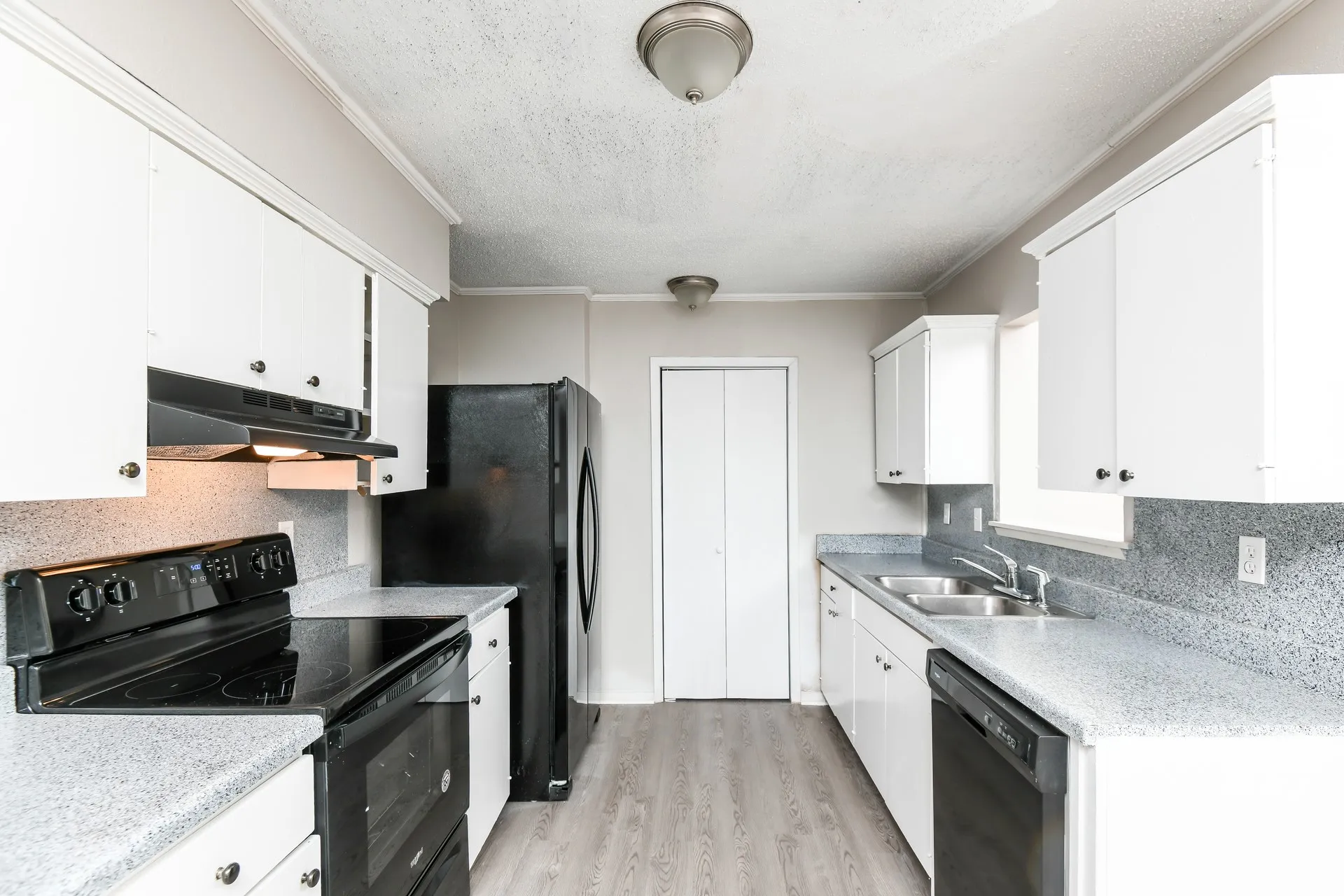 Single Family Residence For Rent in Dallas County , 3630 Williamsburg Drive, Garland, Texas 75043, 4 Bedroom, 2 Bathroom, Garage spaces, 1,869 Sqft, built in 1970, mls#21397825, Real Estate Agent in Garland, Homes For Rent in Dallas county, Homes For Rent in Garland, Realtor in Garland Texas, Real Estate Brokerage Independent Realty Texas, Luminita Cordes Realtor