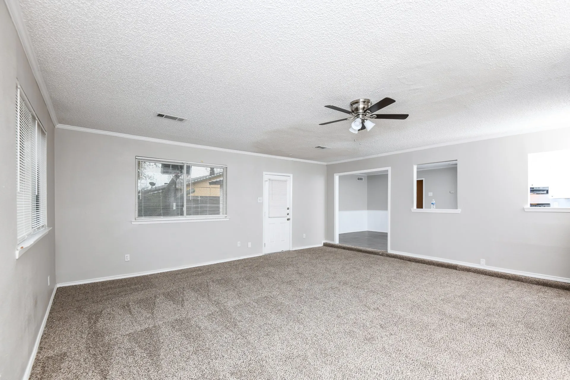 Single Family Residence For Rent in Dallas County , 3630 Williamsburg Drive, Garland, Texas 75043, 4 Bedroom, 2 Bathroom, Garage spaces, 1,869 Sqft, built in 1970, mls#21397825, Real Estate Agent in Garland, Homes For Rent in Dallas county, Homes For Rent in Garland, Realtor in Garland Texas, Real Estate Brokerage Independent Realty Texas, Luminita Cordes Realtor