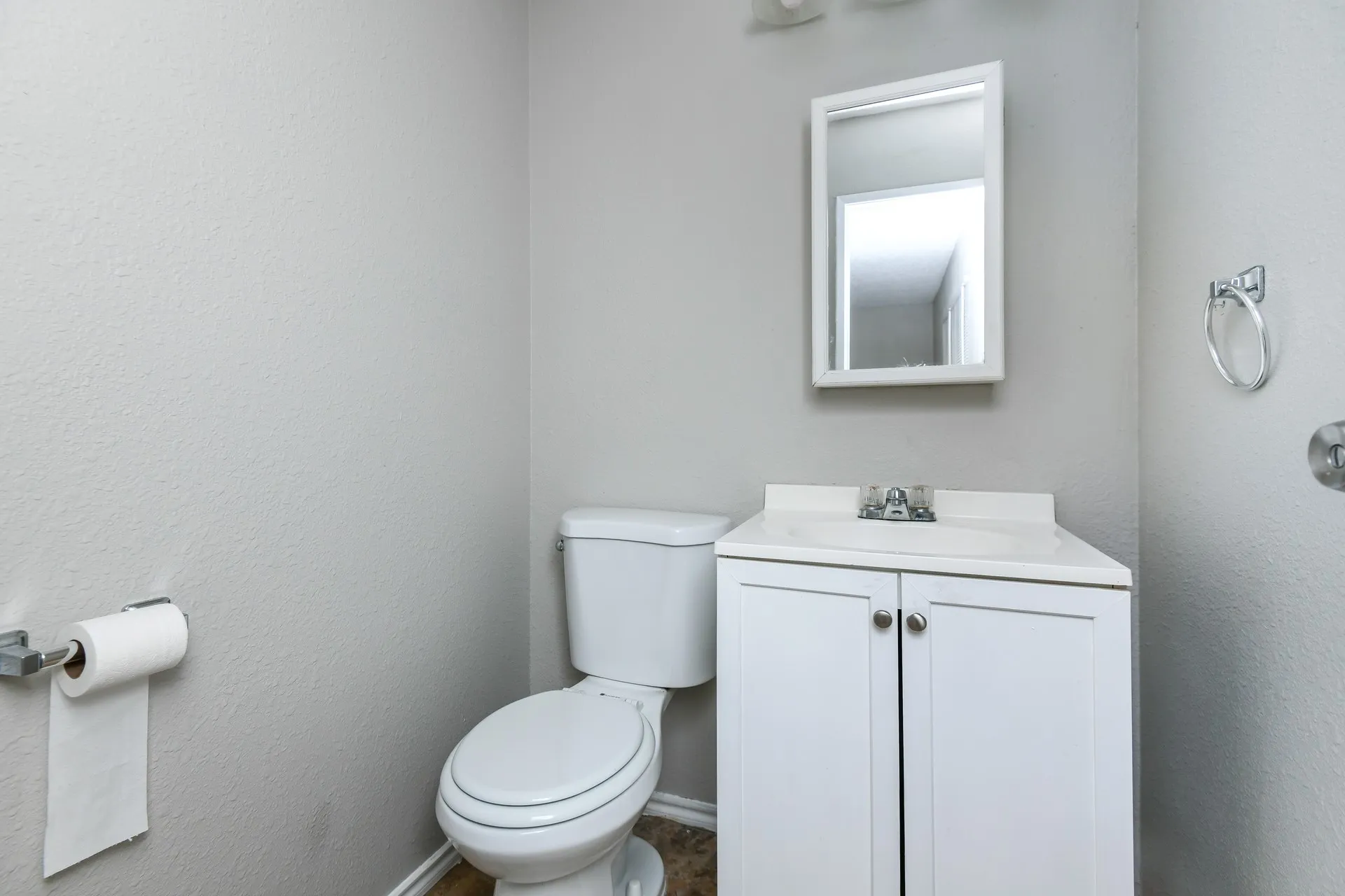 Single Family Residence For Rent in Dallas County , 3630 Williamsburg Drive, Garland, Texas 75043, 4 Bedroom, 2 Bathroom, Garage spaces, 1,869 Sqft, built in 1970, mls#21397825, Real Estate Agent in Garland, Homes For Rent in Dallas county, Homes For Rent in Garland, Realtor in Garland Texas, Real Estate Brokerage Independent Realty Texas, Luminita Cordes Realtor