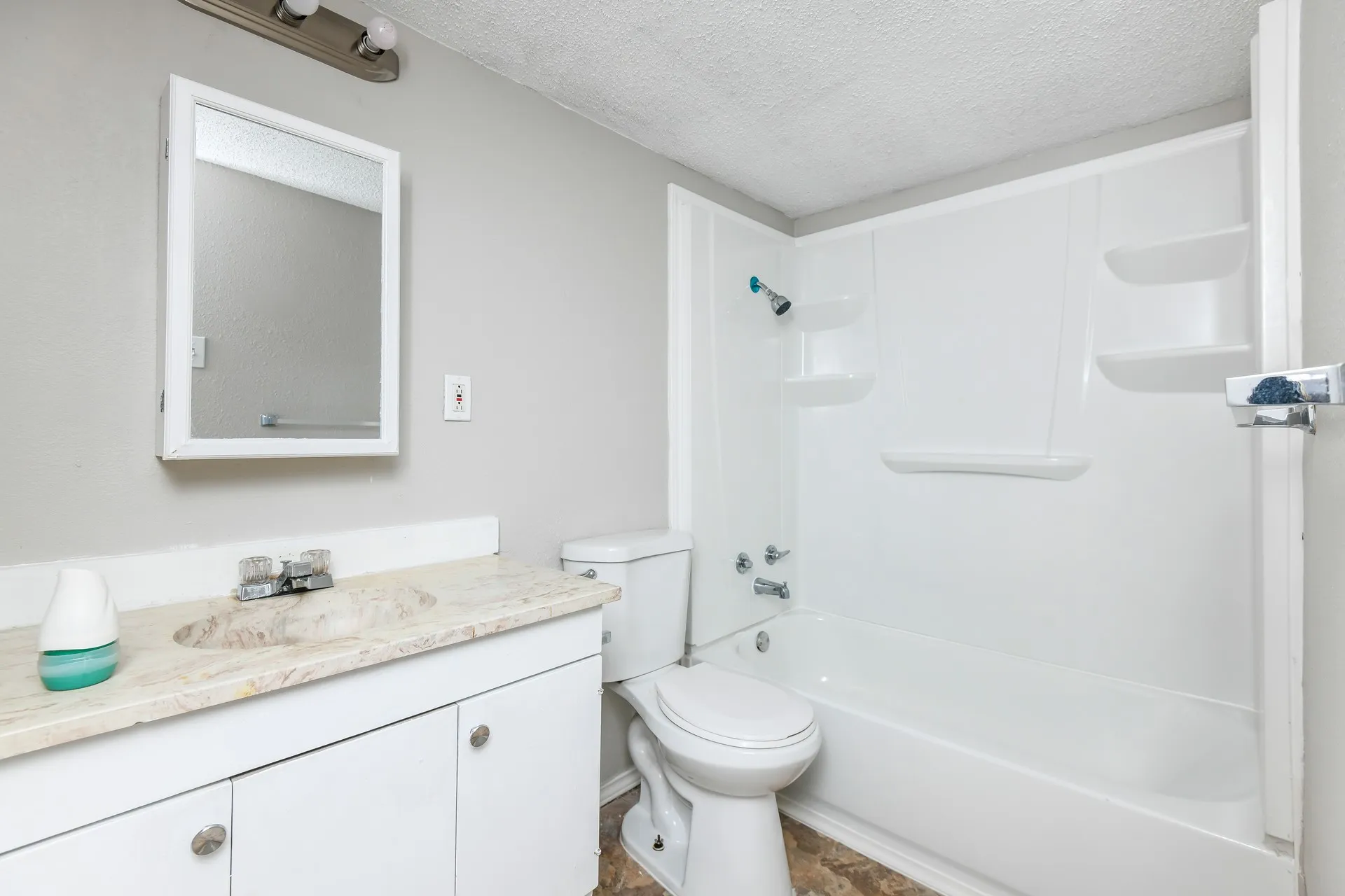 Single Family Residence For Rent in Dallas County , 3630 Williamsburg Drive, Garland, Texas 75043, 4 Bedroom, 2 Bathroom, Garage spaces, 1,869 Sqft, built in 1970, mls#21397825, Real Estate Agent in Garland, Homes For Rent in Dallas county, Homes For Rent in Garland, Realtor in Garland Texas, Real Estate Brokerage Independent Realty Texas, Luminita Cordes Realtor