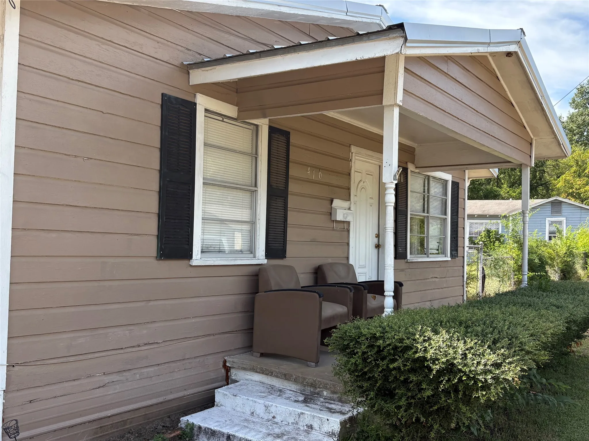 Single Family Residence For Sale in Hopkins County , 416 Ross Street E, Sulphur Springs, Texas 75482, 3 Bedroom, 2 Bathroom, Garage spaces, 1,540 Sqft, built in 1963, mls#21397404, Real Estate Agent in Sulphur Springs, Homes For Sale in Hopkins county, Homes For Sale in Sulphur Springs, Realtor in Sulphur Springs Texas, Real Estate Brokerage Independent Realty Texas, Luminita Cordes Realtor