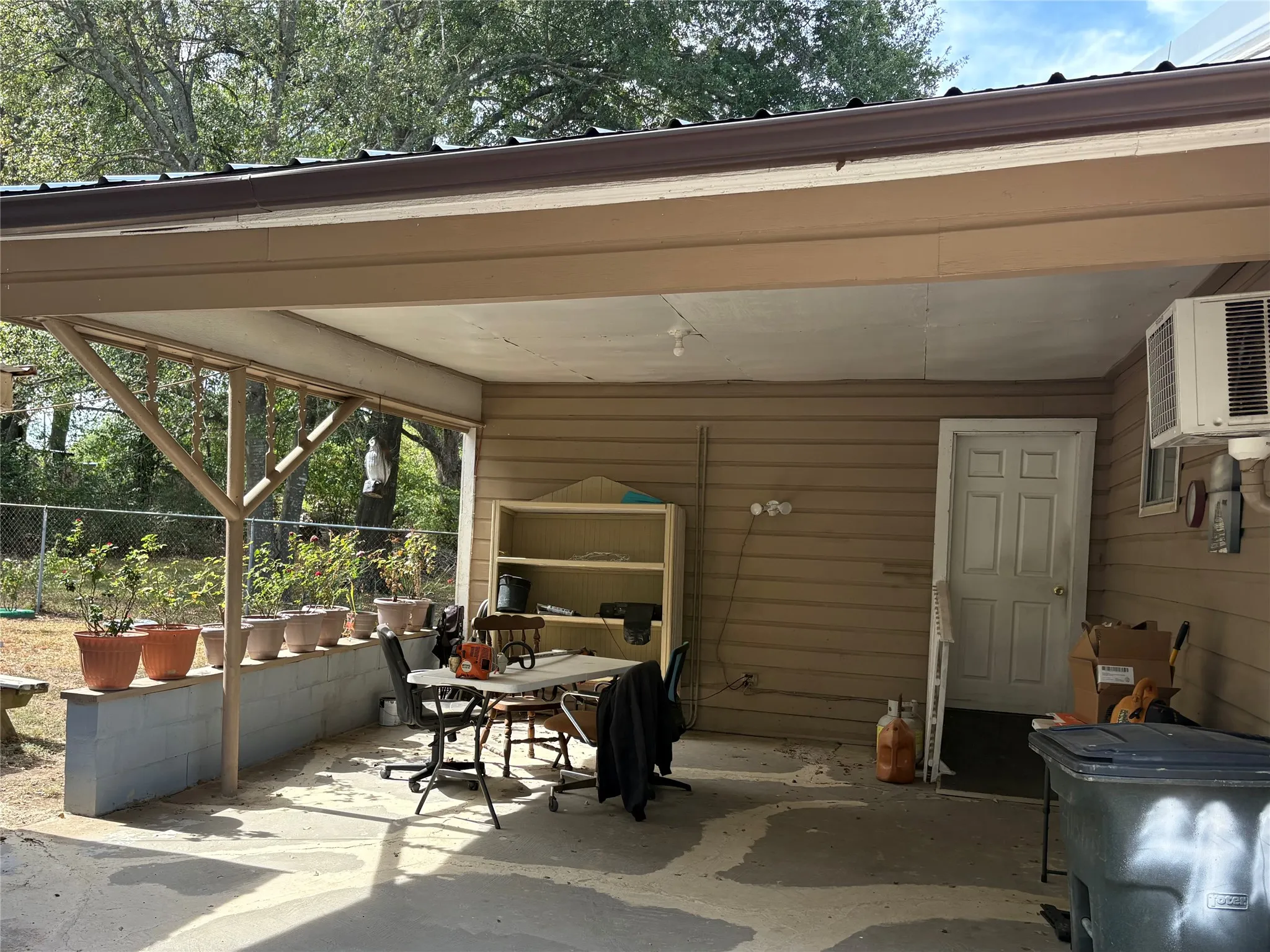 Single Family Residence For Sale in Hopkins County , 416 Ross Street E, Sulphur Springs, Texas 75482, 3 Bedroom, 2 Bathroom, Garage spaces, 1,540 Sqft, built in 1963, mls#21397404, Real Estate Agent in Sulphur Springs, Homes For Sale in Hopkins county, Homes For Sale in Sulphur Springs, Realtor in Sulphur Springs Texas, Real Estate Brokerage Independent Realty Texas, Luminita Cordes Realtor