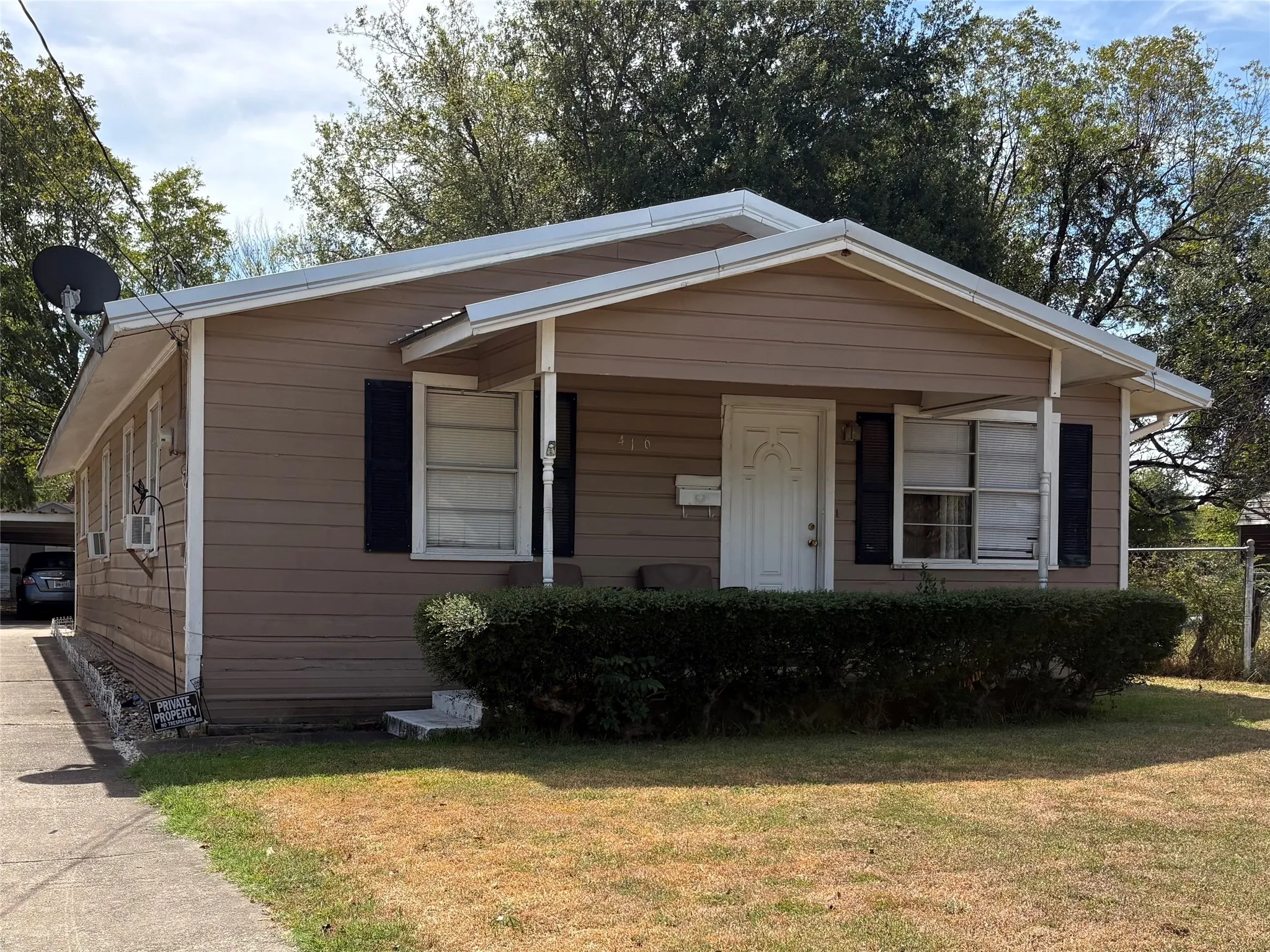 Single Family Residence For Sale in Hopkins County , 416 Ross Street E, Sulphur Springs, Texas 75482, 3 Bedroom, 2 Bathroom, Garage spaces, 1,540 Sqft, built in 1963, mls#21397404, Real Estate Agent in Sulphur Springs, Homes For Sale in Hopkins county, Homes For Sale in Sulphur Springs, Realtor in Sulphur Springs Texas, Real Estate Brokerage Independent Realty Texas, Luminita Cordes Realtor