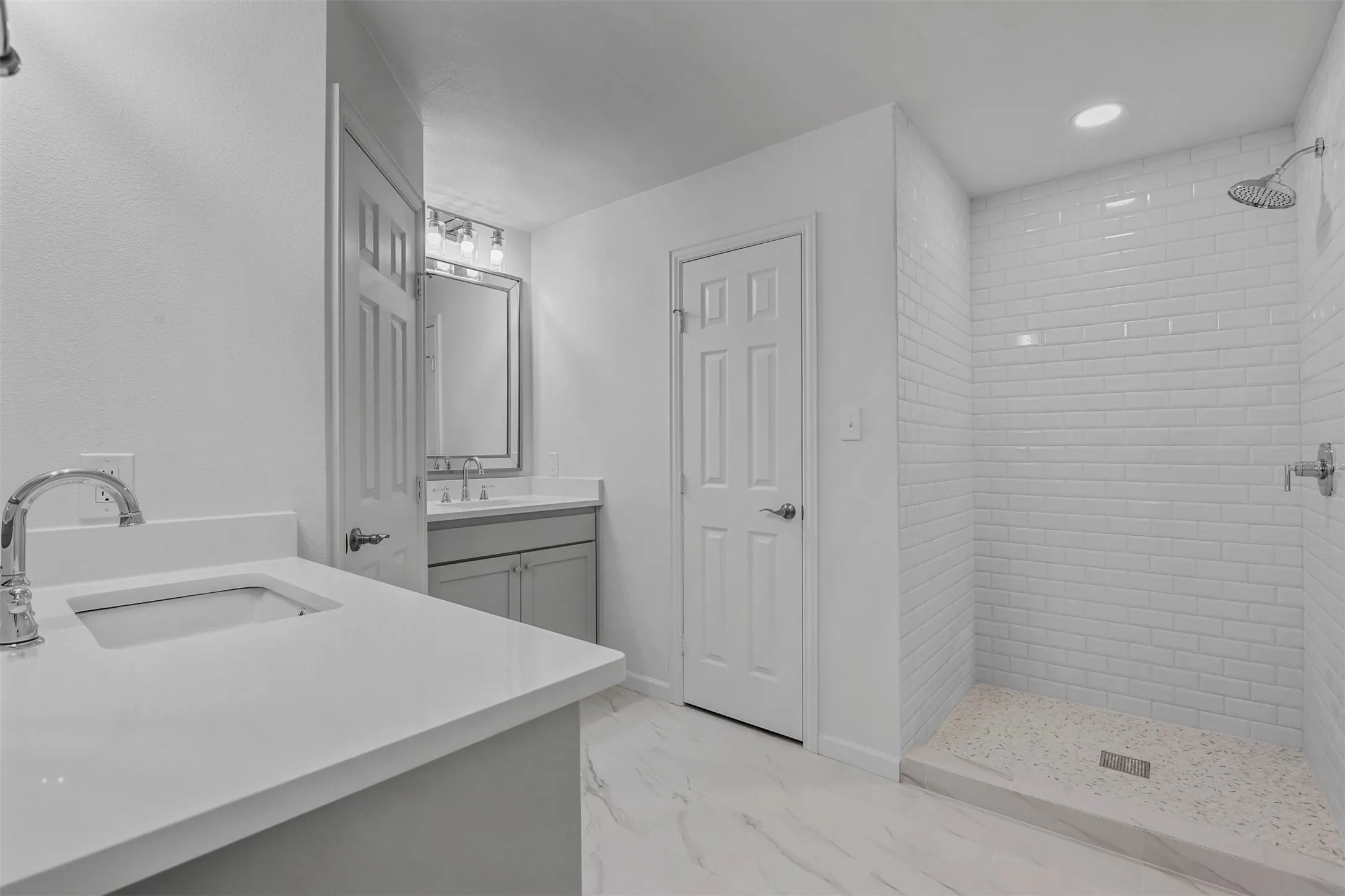 Single Family Residence For Sale in Tarrant County , 5832 Tracyne Drive, Westworth Village, Texas 76114, 3 Bedroom, 2 Bathroom, Garage spaces, 1,450 Sqft, built in 1954, mls#21397833, Real Estate Agent in Westworth Village, Homes For Sale in Tarrant county, Homes For Sale in Westworth Village, Realtor in Westworth Village Texas, Real Estate Brokerage Independent Realty Texas, Luminita Cordes Realtor