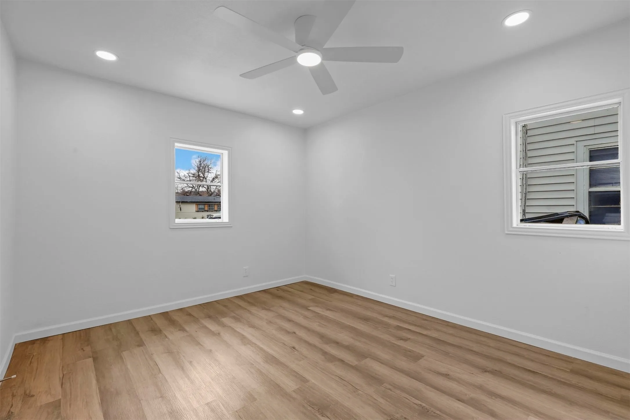 Single Family Residence For Sale in Tarrant County , 5832 Tracyne Drive, Westworth Village, Texas 76114, 3 Bedroom, 2 Bathroom, Garage spaces, 1,450 Sqft, built in 1954, mls#21397833, Real Estate Agent in Westworth Village, Homes For Sale in Tarrant county, Homes For Sale in Westworth Village, Realtor in Westworth Village Texas, Real Estate Brokerage Independent Realty Texas, Luminita Cordes Realtor