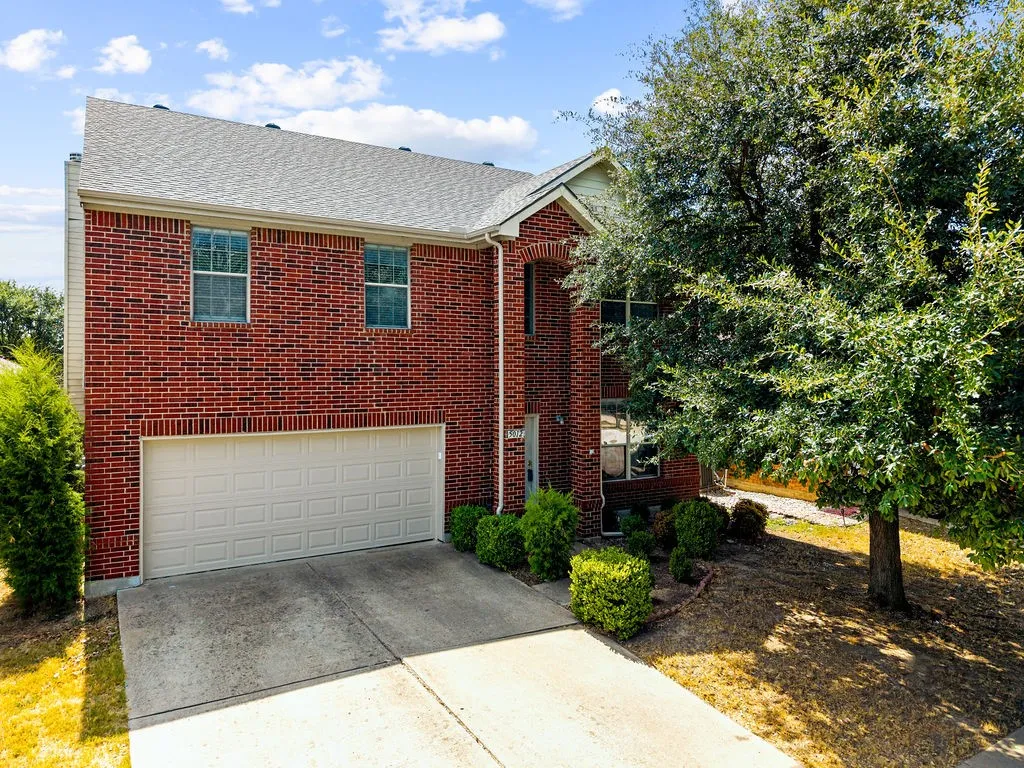 Single Family Residence For Sale in Tarrant County , 5012 Meridian Lane, Fort Worth, Texas 76244, 4 Bedroom, 3 Bathroom, 2 Garage spaces, 3,347 Sqft, built in 2002, mls#21390471, Real Estate Agent in Fort Worth, Homes For Sale in Tarrant county, Homes For Sale in Fort Worth, Realtor in Fort Worth Texas, Real Estate Brokerage Independent Realty Texas, Luminita Cordes Realtor