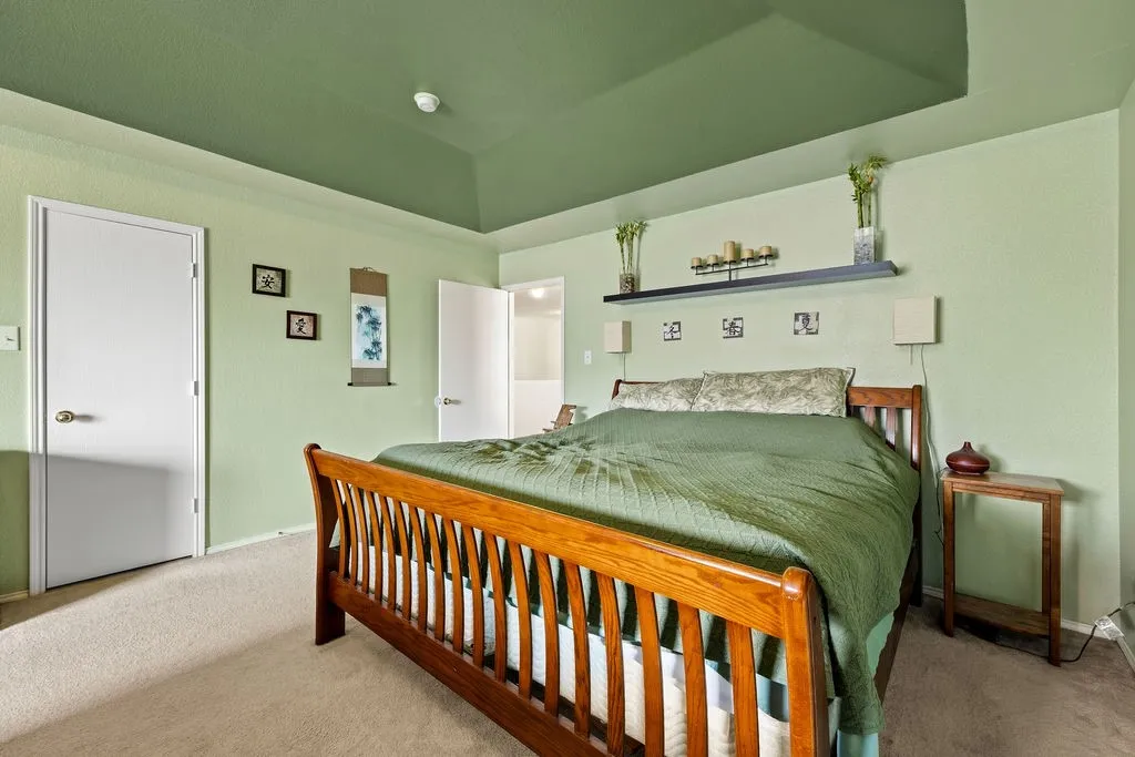 Single Family Residence For Sale in Tarrant County , 5012 Meridian Lane, Fort Worth, Texas 76244, 4 Bedroom, 3 Bathroom, 2 Garage spaces, 3,347 Sqft, built in 2002, mls#21390471, Real Estate Agent in Fort Worth, Homes For Sale in Tarrant county, Homes For Sale in Fort Worth, Realtor in Fort Worth Texas, Real Estate Brokerage Independent Realty Texas, Luminita Cordes Realtor