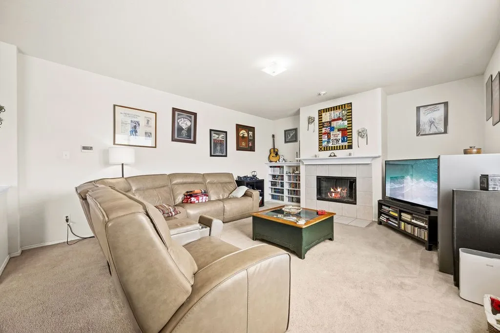 Single Family Residence For Sale in Tarrant County , 5012 Meridian Lane, Fort Worth, Texas 76244, 4 Bedroom, 3 Bathroom, 2 Garage spaces, 3,347 Sqft, built in 2002, mls#21390471, Real Estate Agent in Fort Worth, Homes For Sale in Tarrant county, Homes For Sale in Fort Worth, Realtor in Fort Worth Texas, Real Estate Brokerage Independent Realty Texas, Luminita Cordes Realtor