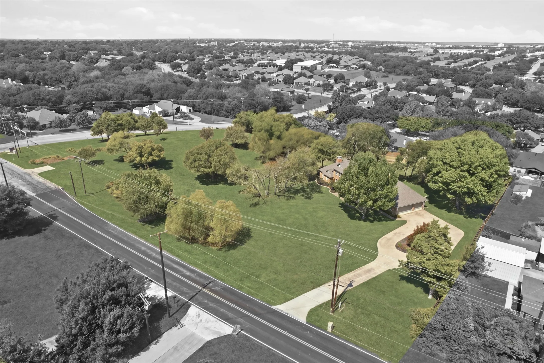 Single Family Residence For Sale in Collin County , 1201 E Stone Road, Wylie, Texas 75098, 3 Bedroom, 3 Bathroom, 3 Garage spaces, 2,843 Sqft, built in 1986, mls#21393089, Real Estate Agent in Wylie, Homes For Sale in Collin county, Homes For Sale in Wylie, Realtor in Wylie Texas, Real Estate Brokerage Independent Realty Texas, Luminita Cordes Realtor