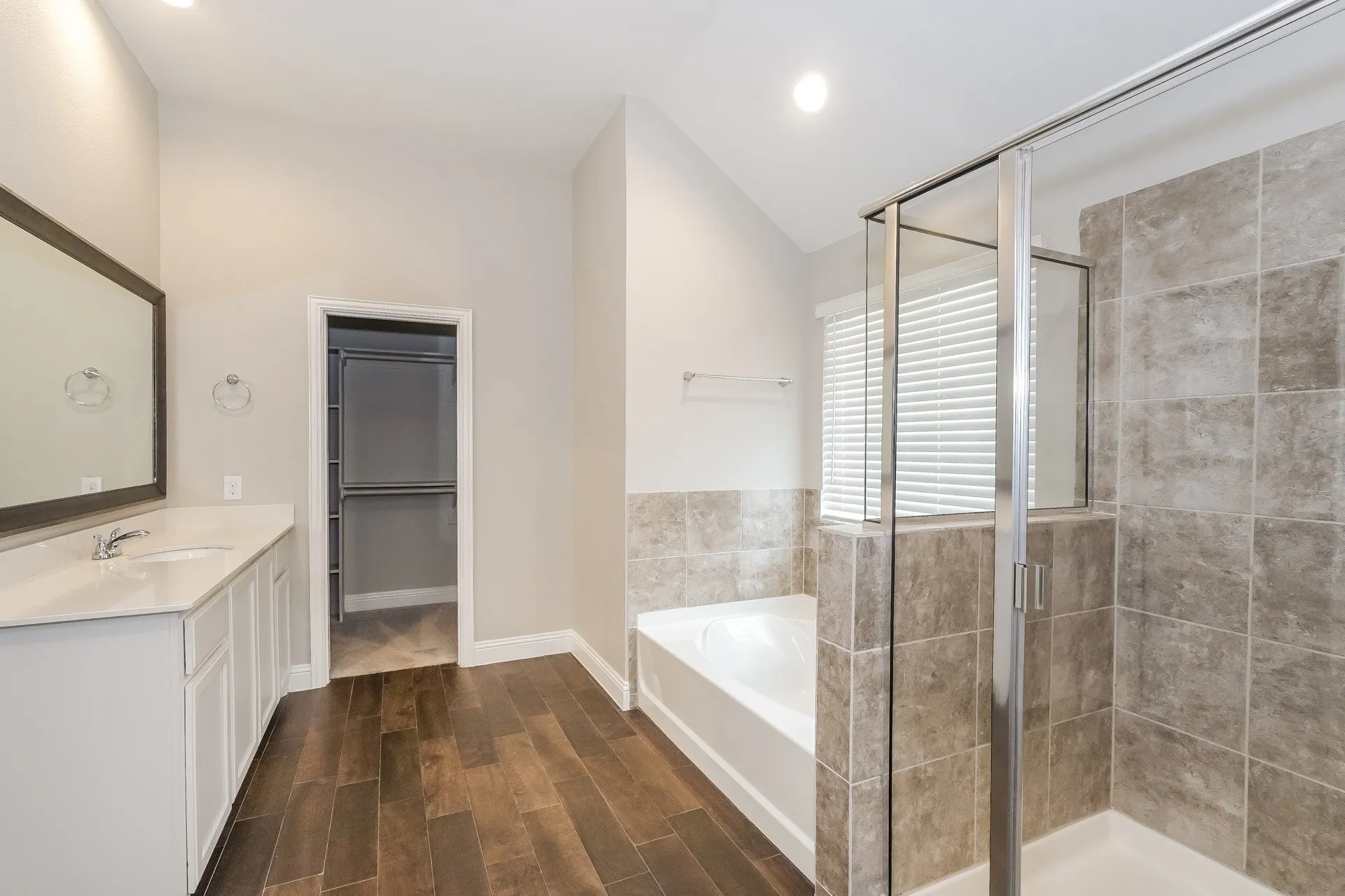 Single Family Residence For Rent in Parker County , 701 Brody Trail, Weatherford, Texas 76008, 4 Bedroom, 3 Bathroom, 2 Garage spaces, 2,639 Sqft, built in 2020, mls#21397846, Real Estate Agent in Weatherford, Homes For Rent in Parker county, Homes For Rent in Weatherford, Realtor in Weatherford Texas, Real Estate Brokerage Independent Realty Texas, Luminita Cordes Realtor