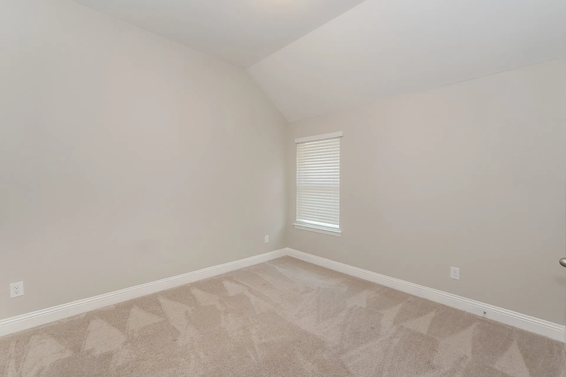 Single Family Residence For Rent in Parker County , 701 Brody Trail, Weatherford, Texas 76008, 4 Bedroom, 3 Bathroom, 2 Garage spaces, 2,639 Sqft, built in 2020, mls#21397846, Real Estate Agent in Weatherford, Homes For Rent in Parker county, Homes For Rent in Weatherford, Realtor in Weatherford Texas, Real Estate Brokerage Independent Realty Texas, Luminita Cordes Realtor