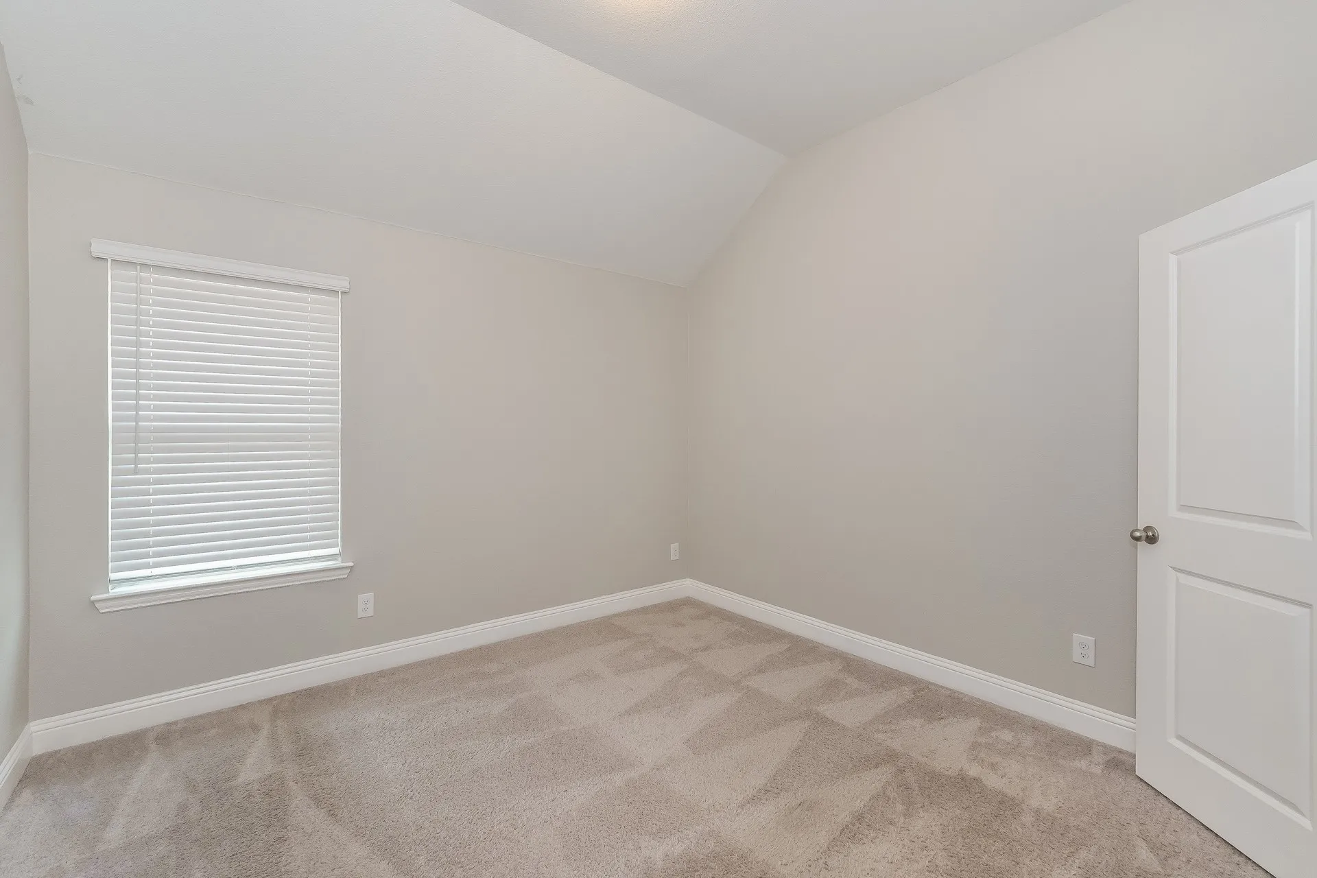 Single Family Residence For Rent in Parker County , 701 Brody Trail, Weatherford, Texas 76008, 4 Bedroom, 3 Bathroom, 2 Garage spaces, 2,639 Sqft, built in 2020, mls#21397846, Real Estate Agent in Weatherford, Homes For Rent in Parker county, Homes For Rent in Weatherford, Realtor in Weatherford Texas, Real Estate Brokerage Independent Realty Texas, Luminita Cordes Realtor