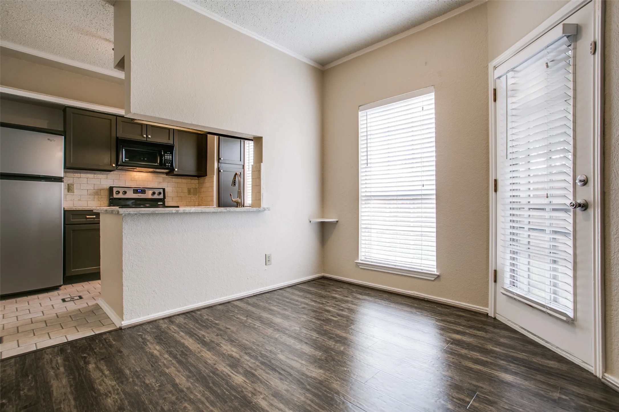 Condominium For Rent in Collin County , 1700 Amelia Court 313, Plano, Texas 75075, 2 Bedroom, 2 Bathroom, Garage spaces, 879 Sqft, built in 1984, mls#21397603, Real Estate Agent in Plano, Homes For Rent in Collin county, Homes For Rent in Plano, Realtor in Plano Texas, Real Estate Brokerage Independent Realty Texas, Luminita Cordes Realtor