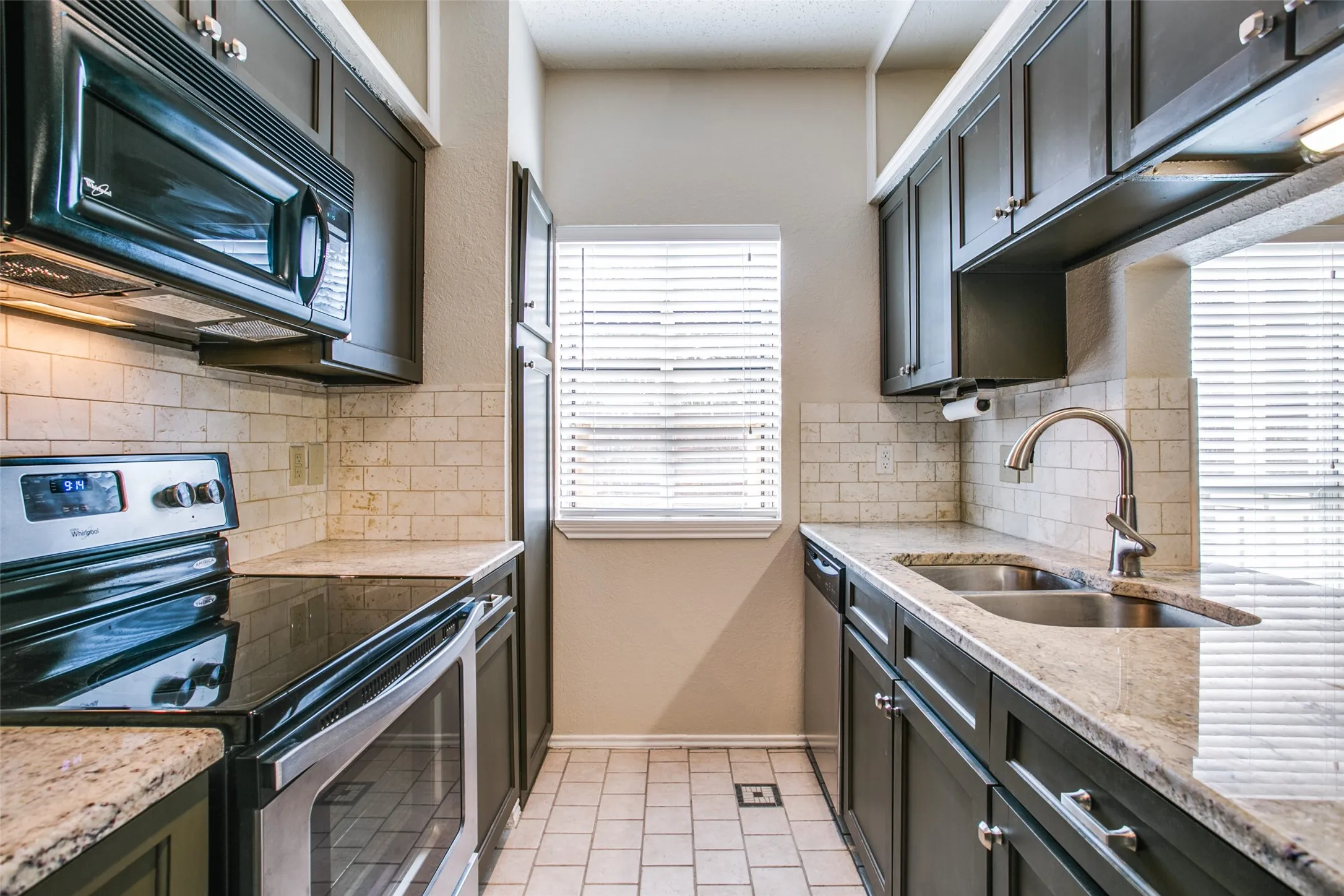 Condominium For Rent in Collin County , 1700 Amelia Court 313, Plano, Texas 75075, 2 Bedroom, 2 Bathroom, Garage spaces, 879 Sqft, built in 1984, mls#21397603, Real Estate Agent in Plano, Homes For Rent in Collin county, Homes For Rent in Plano, Realtor in Plano Texas, Real Estate Brokerage Independent Realty Texas, Luminita Cordes Realtor