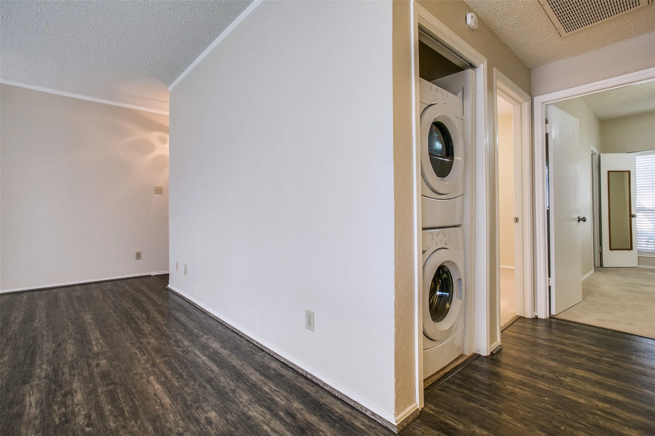 Condominium For Rent in Collin County , 1700 Amelia Court 313, Plano, Texas 75075, 2 Bedroom, 2 Bathroom, Garage spaces, 879 Sqft, built in 1984, mls#21397603, Real Estate Agent in Plano, Homes For Rent in Collin county, Homes For Rent in Plano, Realtor in Plano Texas, Real Estate Brokerage Independent Realty Texas, Luminita Cordes Realtor