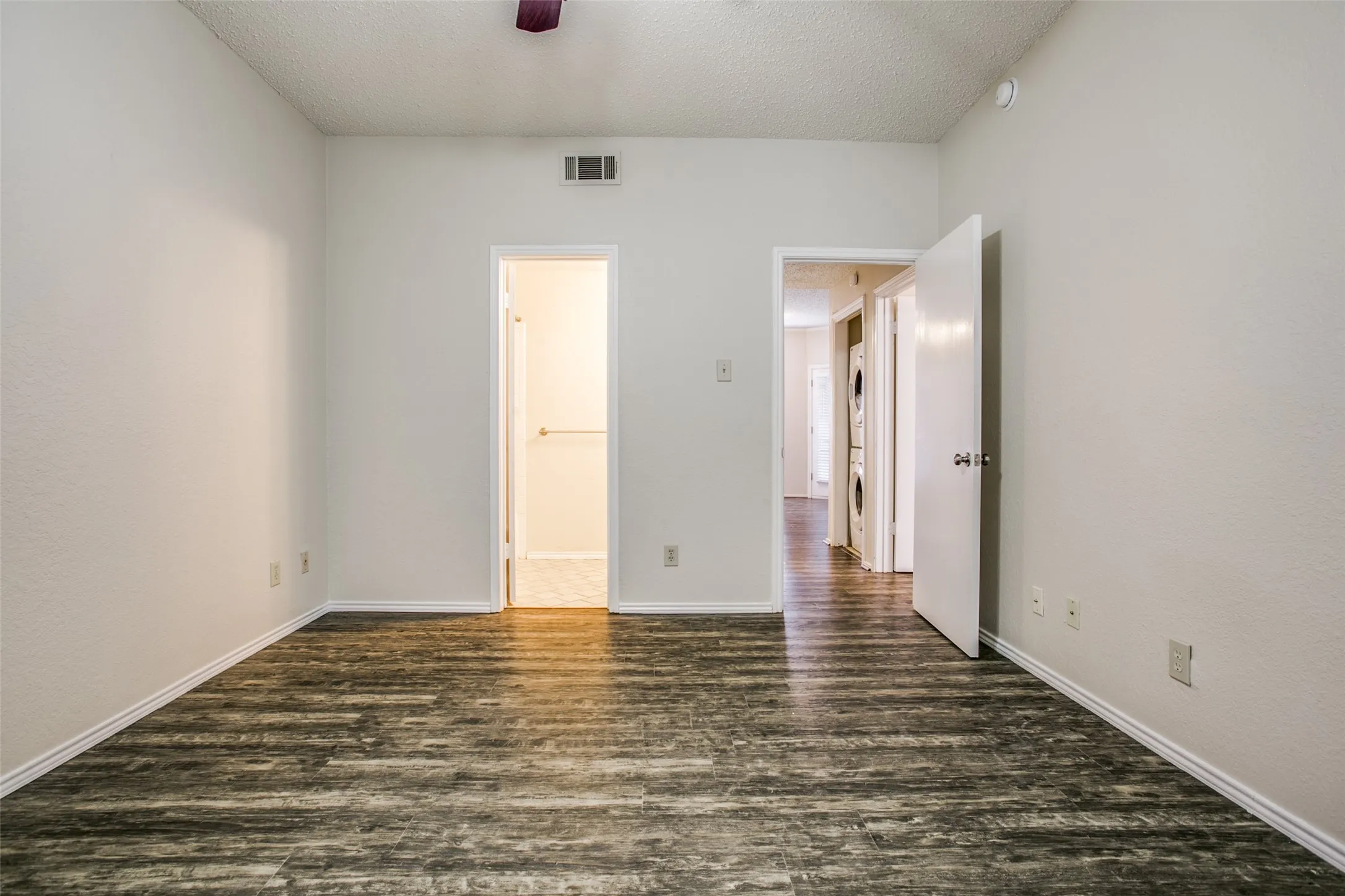 Condominium For Rent in Collin County , 1700 Amelia Court 313, Plano, Texas 75075, 2 Bedroom, 2 Bathroom, Garage spaces, 879 Sqft, built in 1984, mls#21397603, Real Estate Agent in Plano, Homes For Rent in Collin county, Homes For Rent in Plano, Realtor in Plano Texas, Real Estate Brokerage Independent Realty Texas, Luminita Cordes Realtor