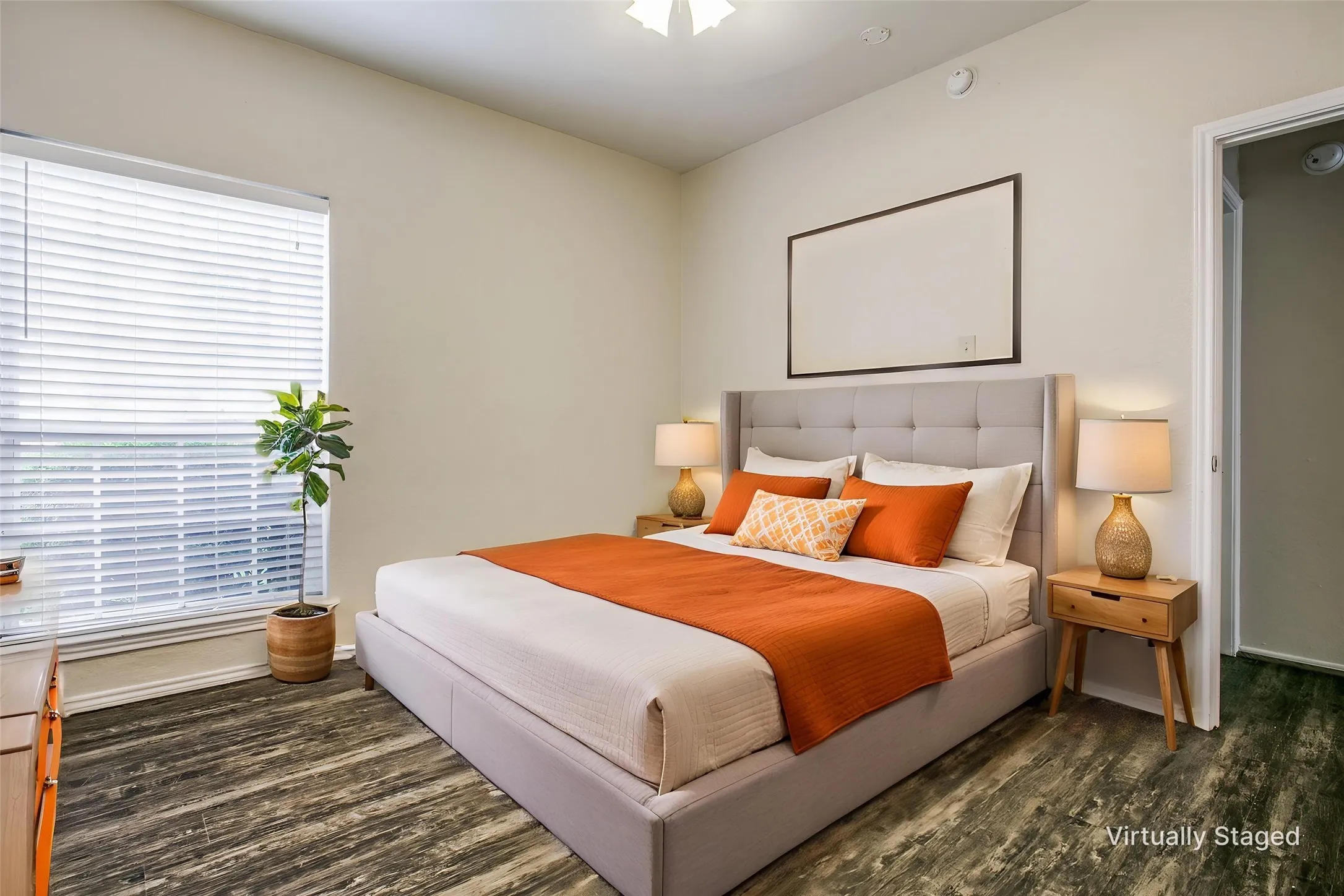 Condominium For Rent in Collin County , 1700 Amelia Court 313, Plano, Texas 75075, 2 Bedroom, 2 Bathroom, Garage spaces, 879 Sqft, built in 1984, mls#21397603, Real Estate Agent in Plano, Homes For Rent in Collin county, Homes For Rent in Plano, Realtor in Plano Texas, Real Estate Brokerage Independent Realty Texas, Luminita Cordes Realtor