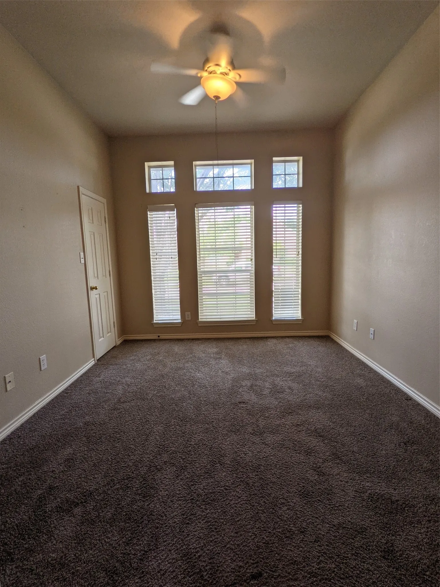 Single Family Residence For Rent in Denton County , 310 Chisholm Trail, Argyle, Texas 76226, 4 Bedroom, 2 Bathroom, 2 Garage spaces, 2,402 Sqft, built in 1997, mls#21397862, Real Estate Agent in Argyle, Homes For Rent in Denton county, Homes For Rent in Argyle, Realtor in Argyle Texas, Real Estate Brokerage Independent Realty Texas, Luminita Cordes Realtor